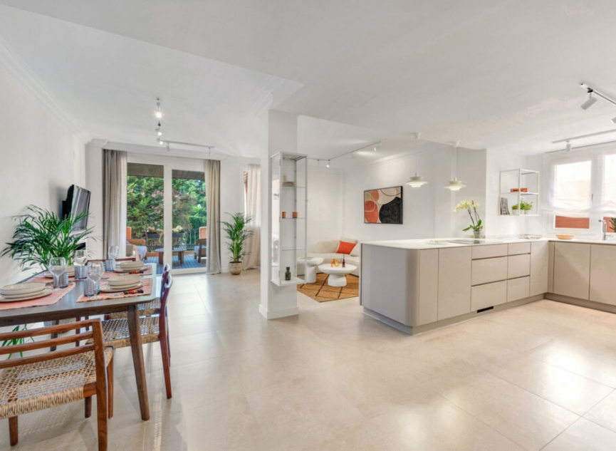 Další prodej - Apartment -
Estepona