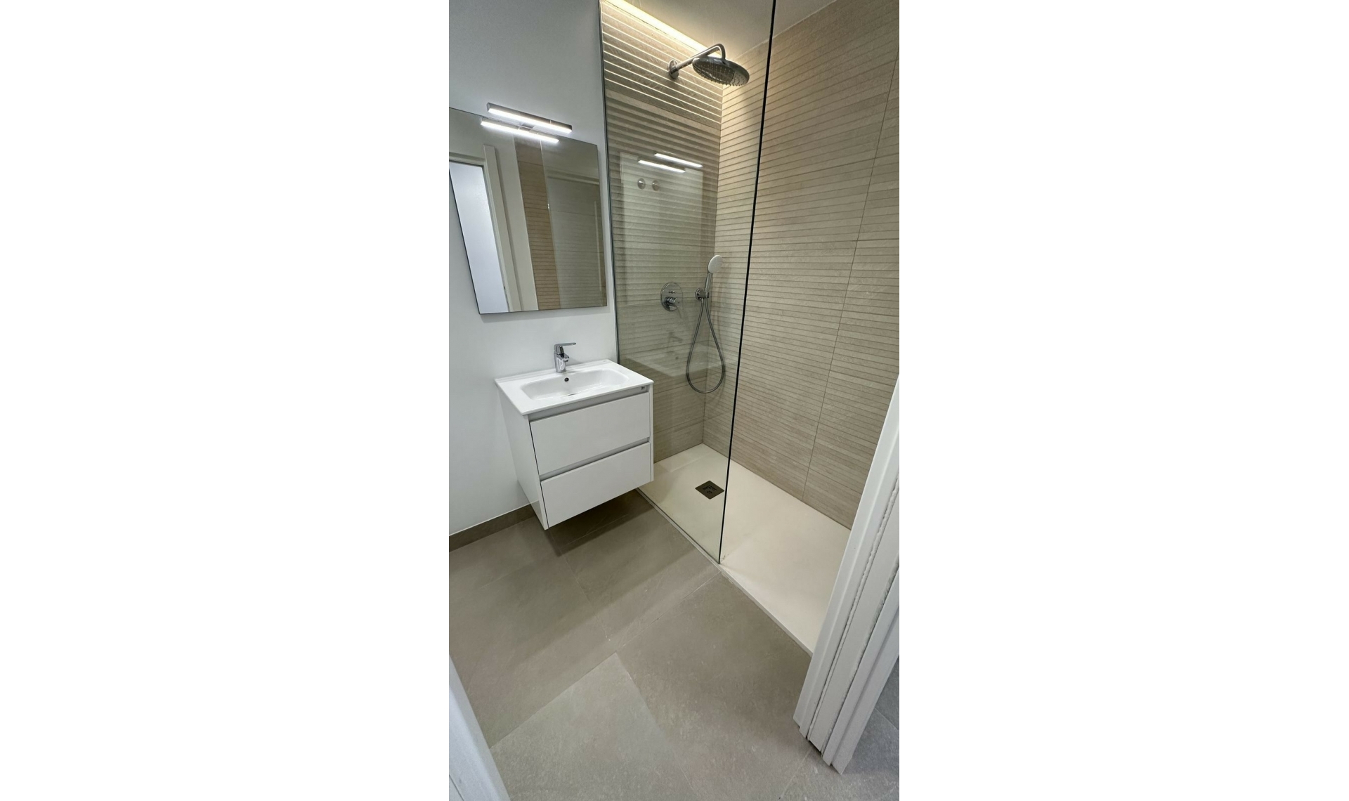 Další prodej - Apartment -
Estepona