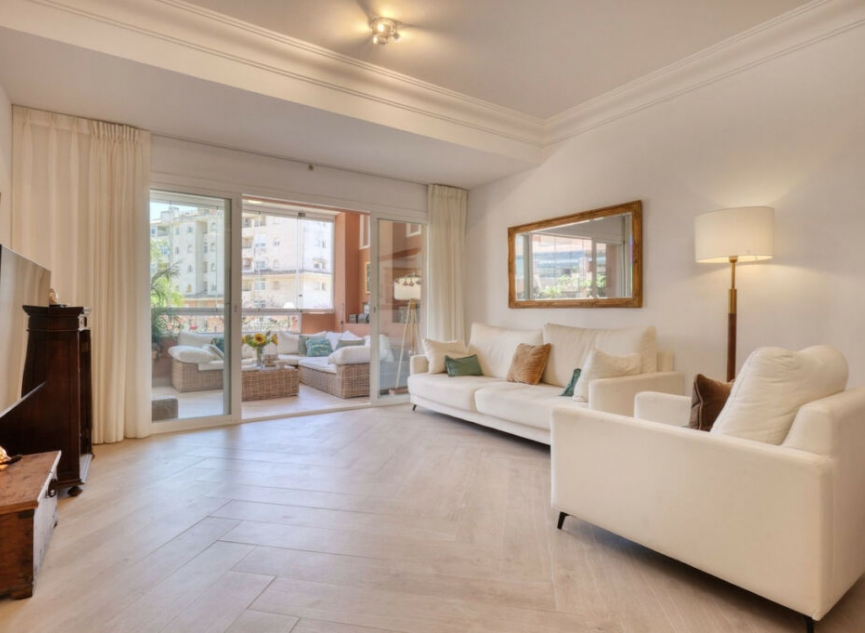 Další prodej - Apartment -
Estepona