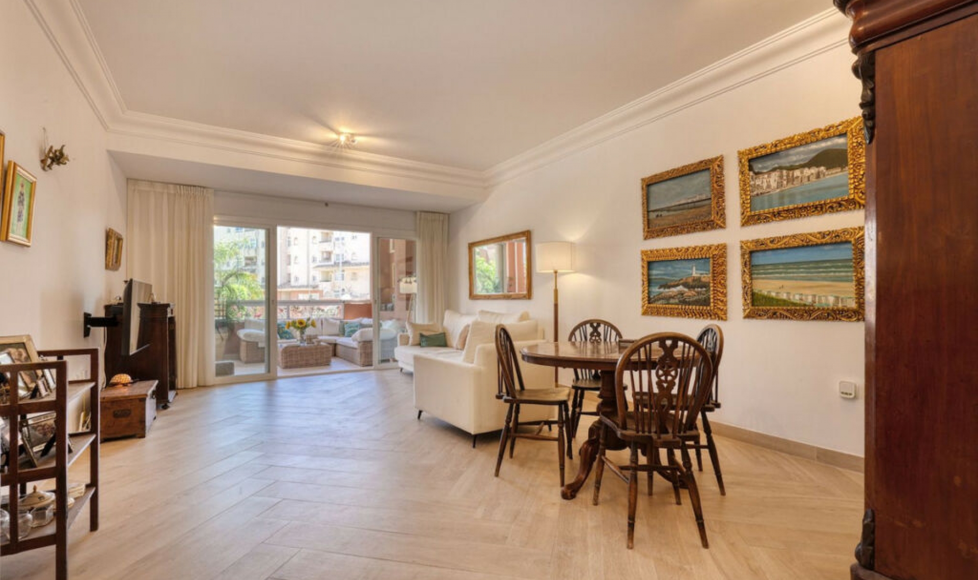 Další prodej - Apartment -
Estepona