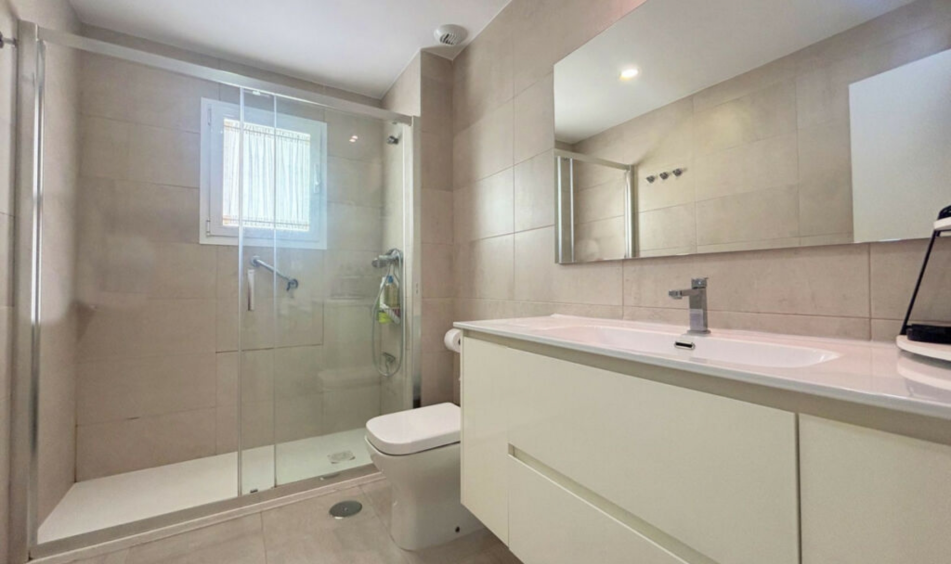 Další prodej - Apartment -
Estepona