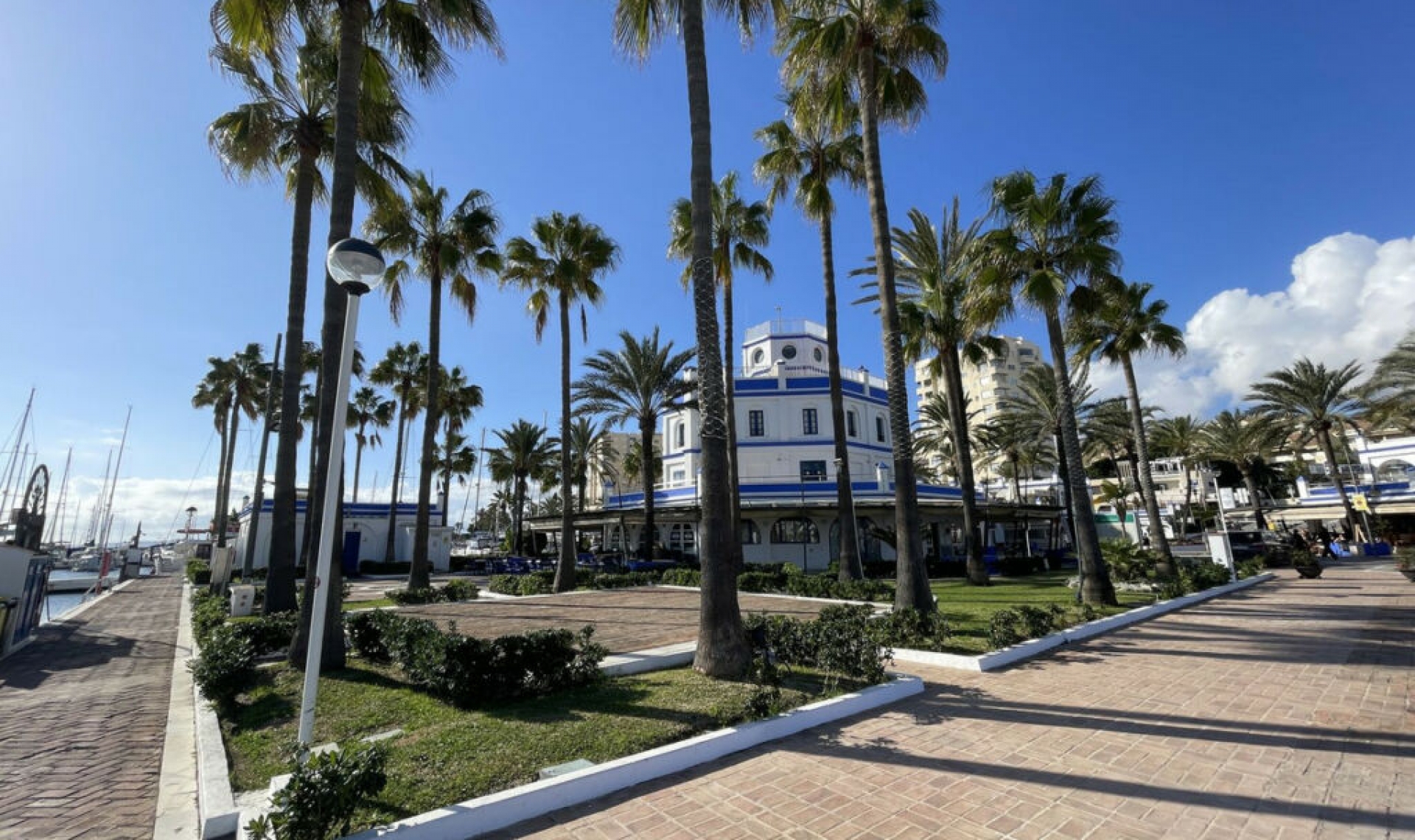 Další prodej - Apartment -
Estepona