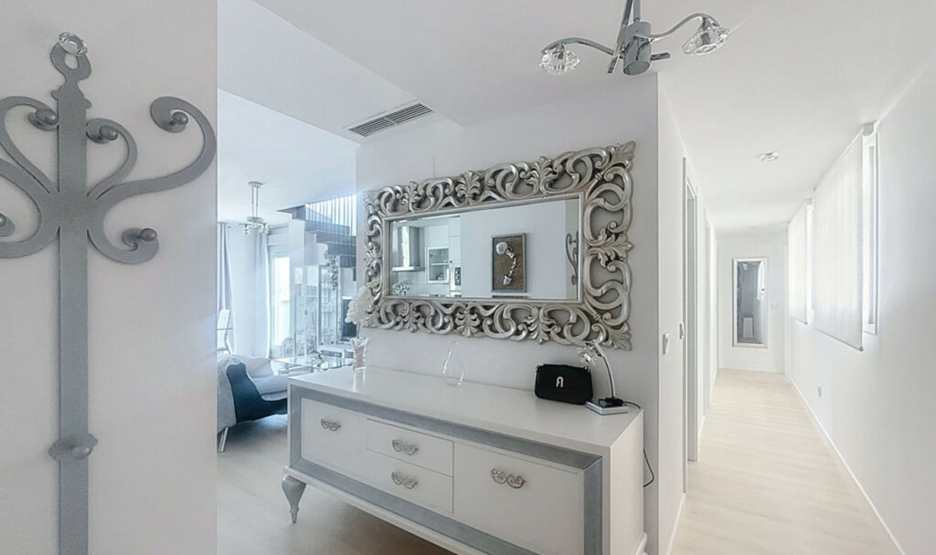Další prodej - Apartment -
Estepona