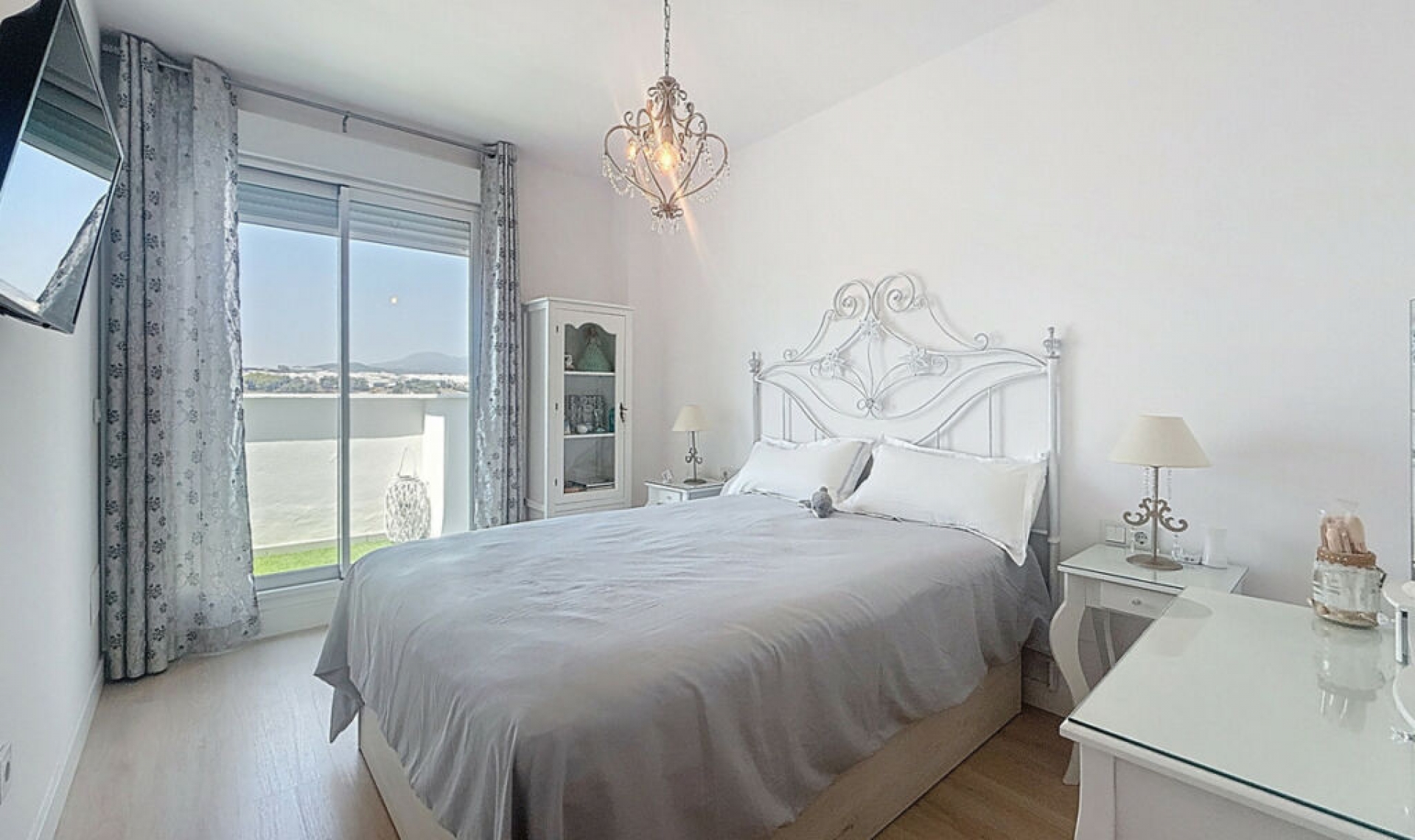 Další prodej - Apartment -
Estepona