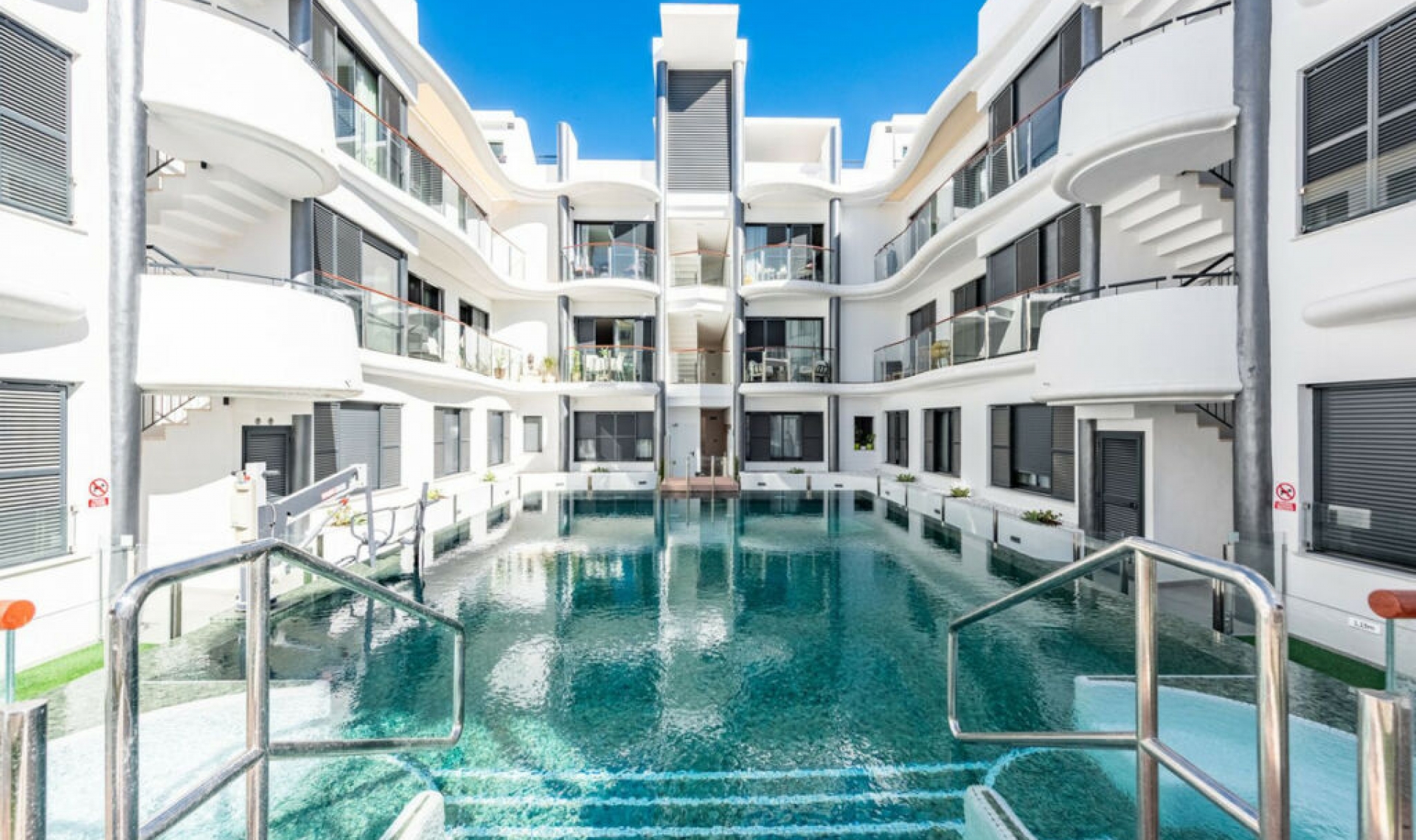 Další prodej - Apartment -
Estepona
