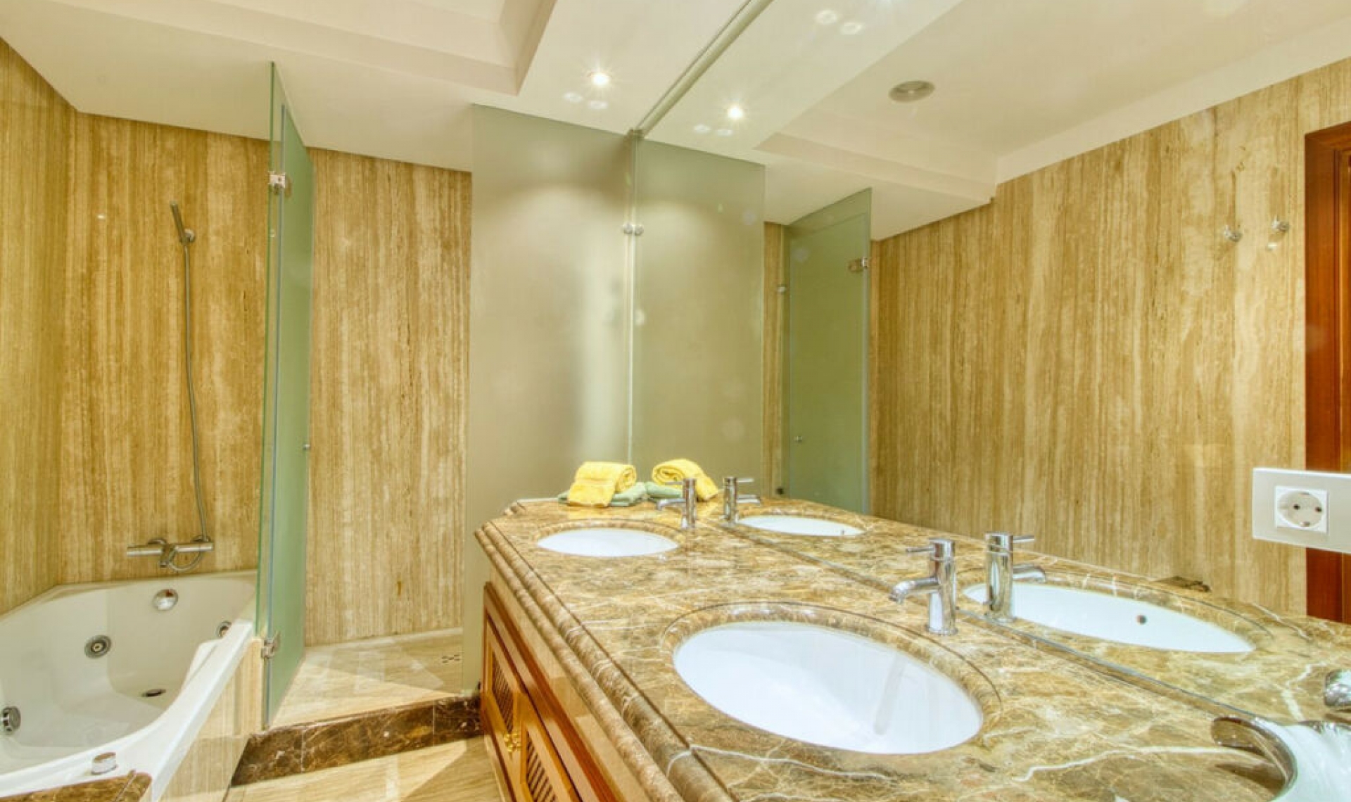 Další prodej - Apartment -
Estepona