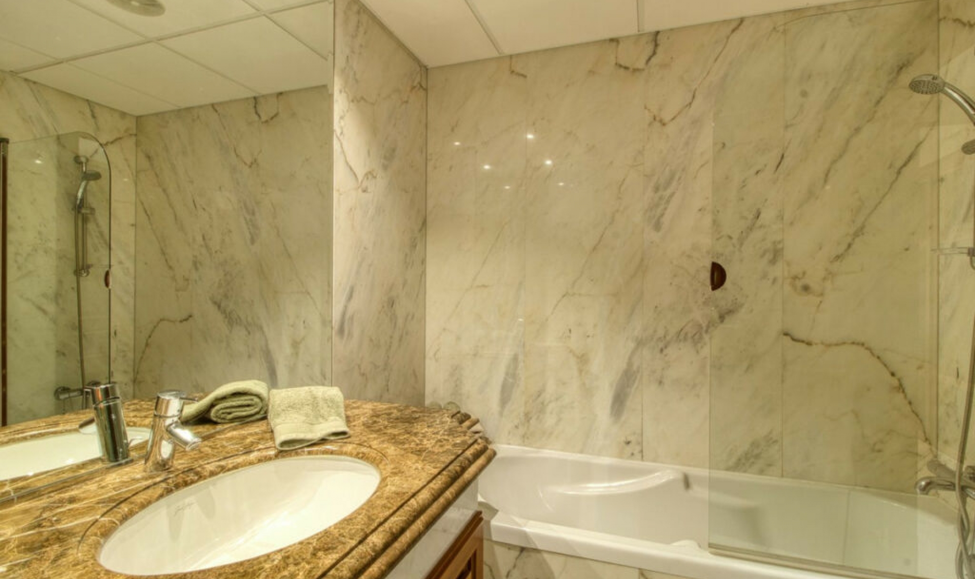 Další prodej - Apartment -
Estepona