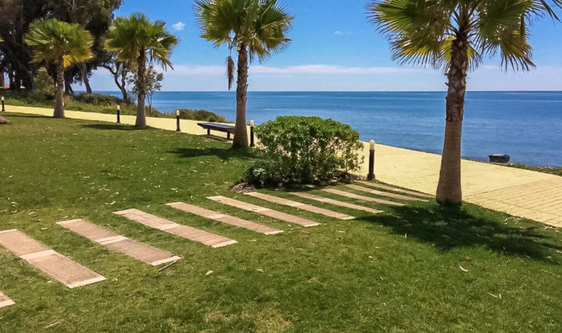 Další prodej - Apartment -
Estepona