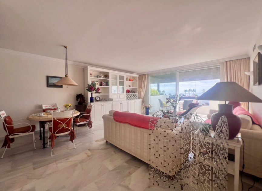 Další prodej - Apartment -
Estepona