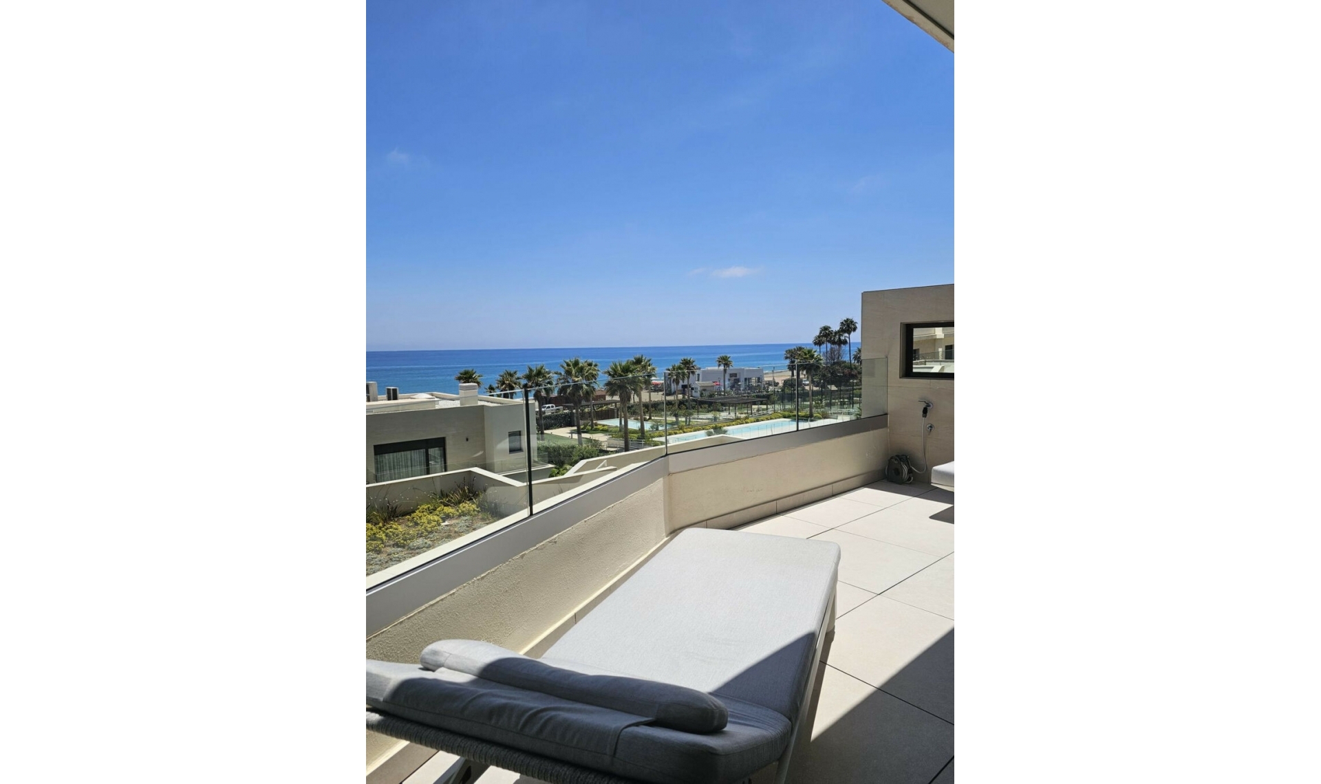 Další prodej - Apartment -
Estepona
