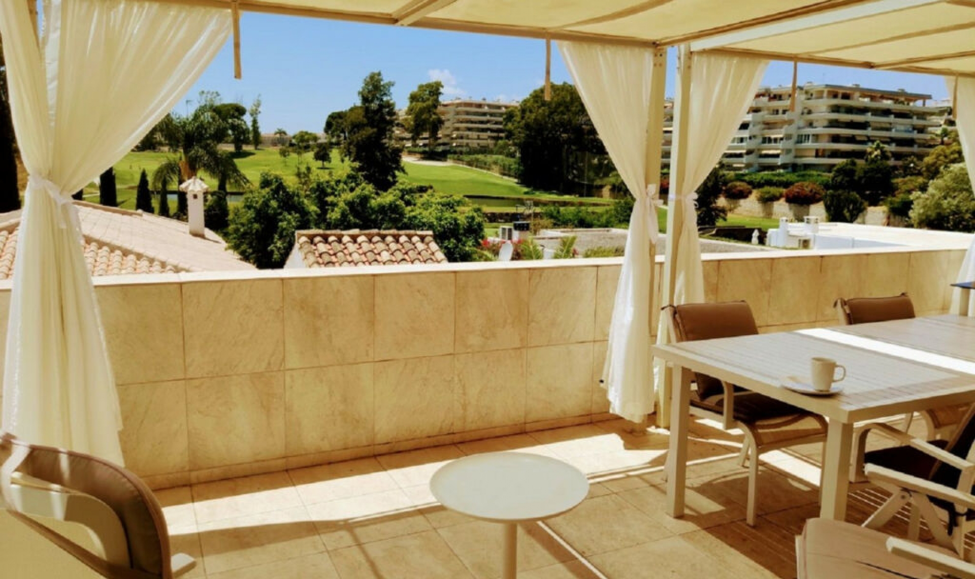 Další prodej - Apartment -
Guadalmina Alta