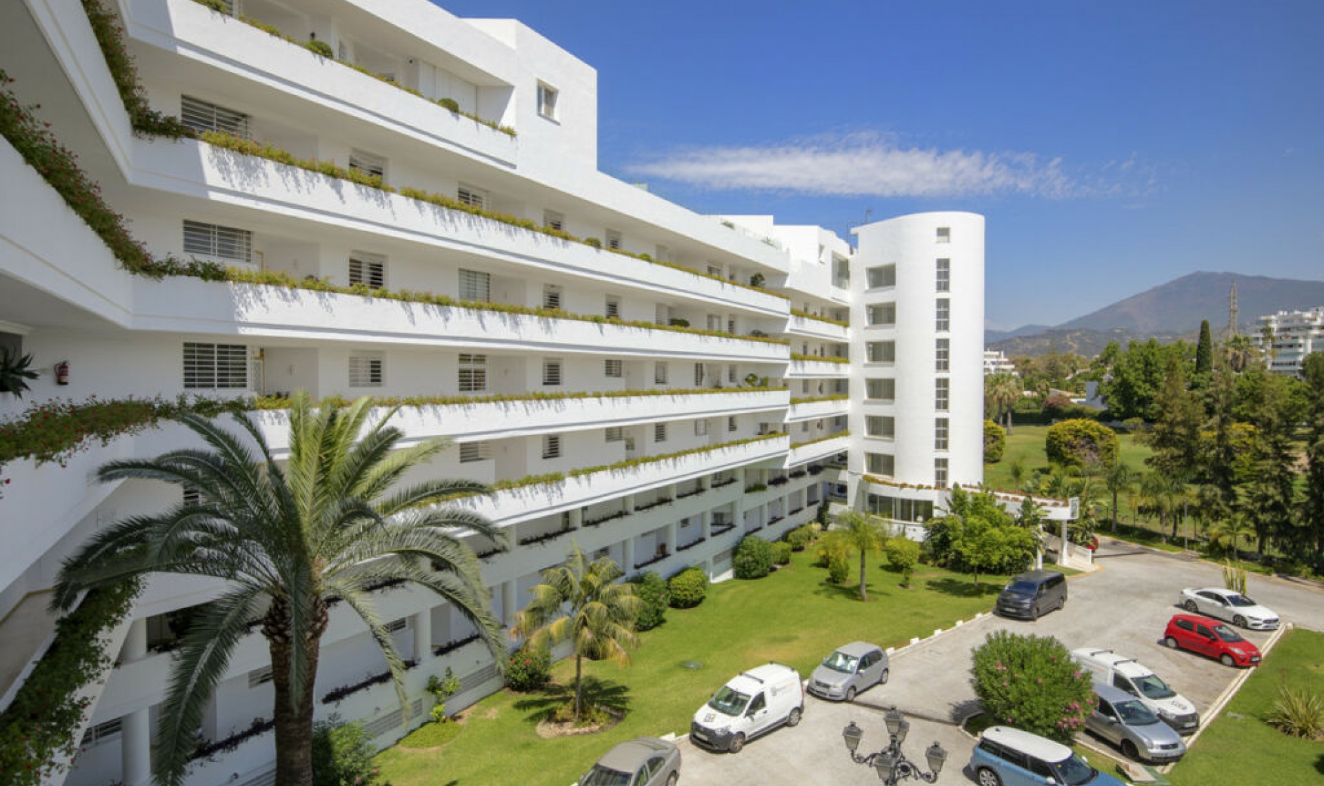 Další prodej - Apartment -
Guadalmina Alta