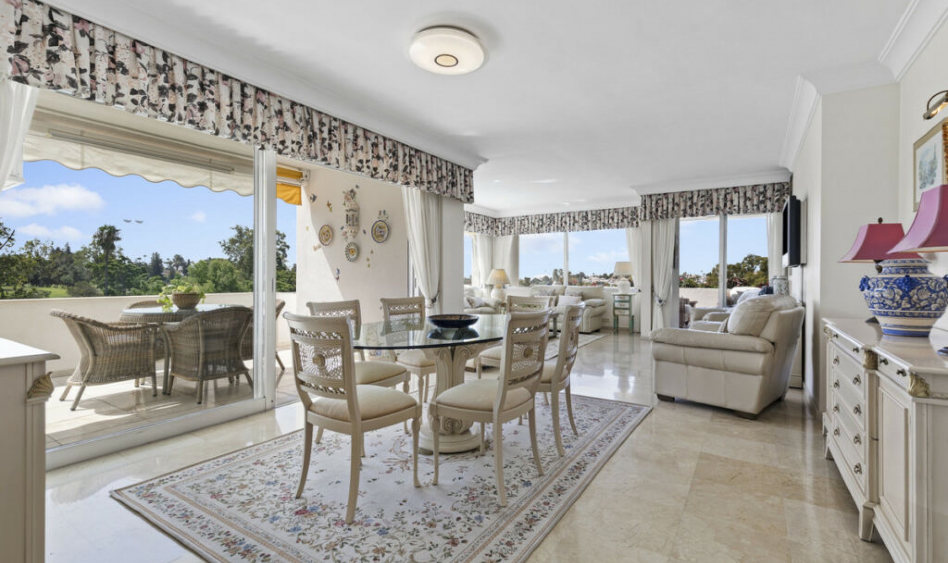 Další prodej - Apartment -
Guadalmina Alta
