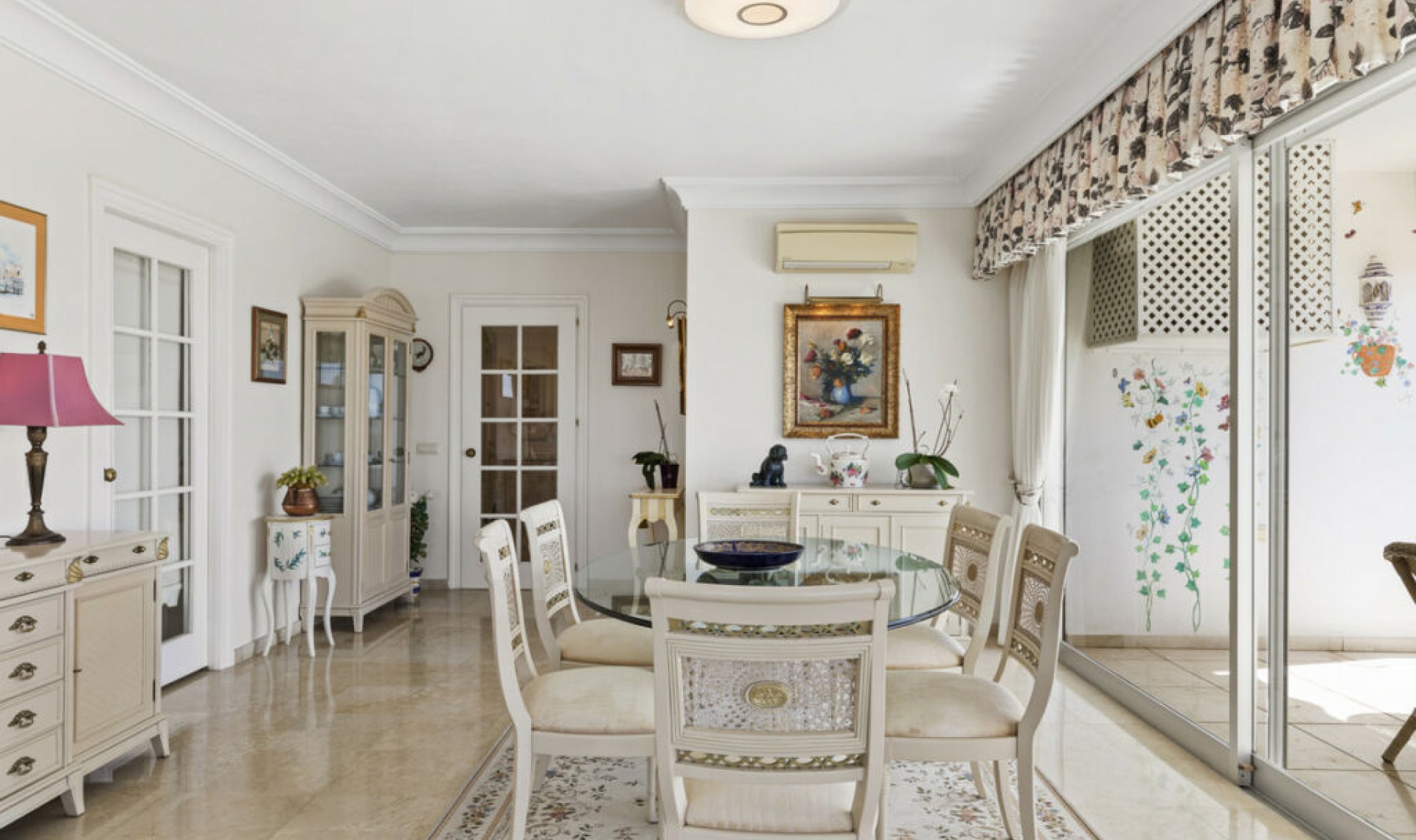 Další prodej - Apartment -
Guadalmina Alta