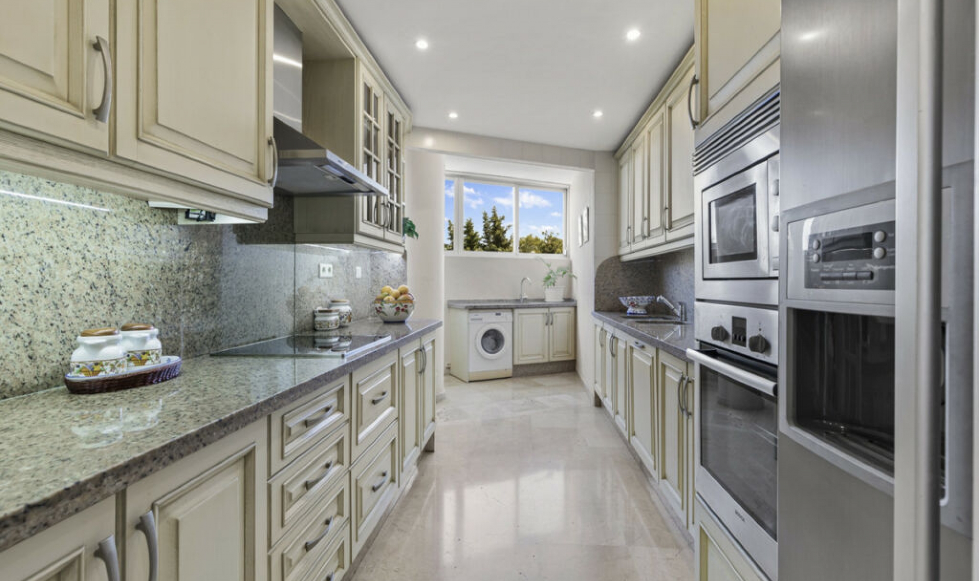 Další prodej - Apartment -
Guadalmina Alta