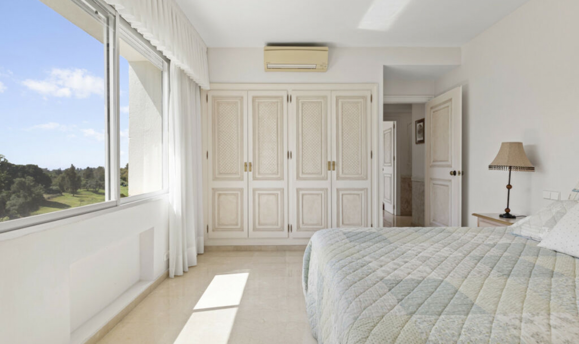 Další prodej - Apartment -
Guadalmina Alta