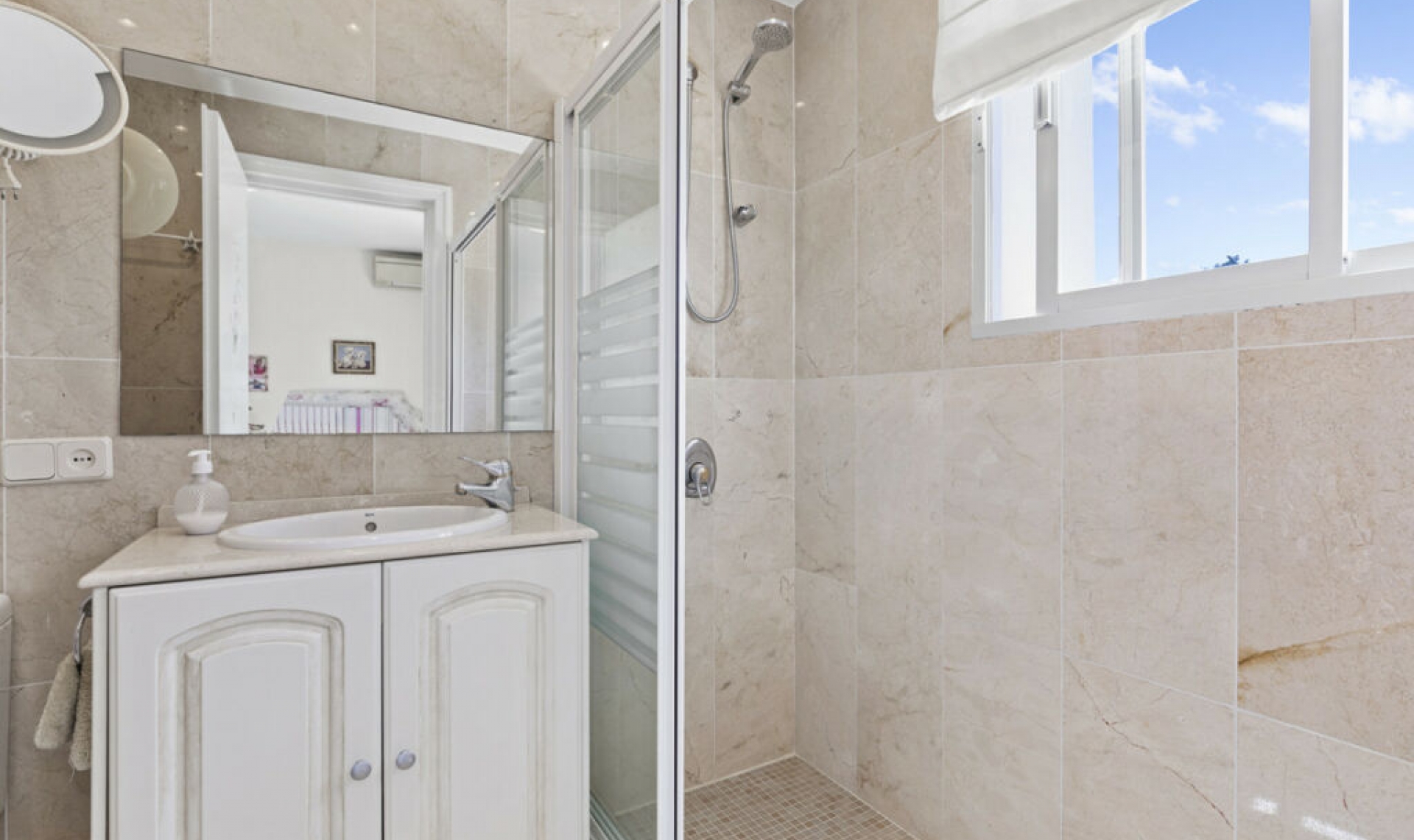 Další prodej - Apartment -
Guadalmina Alta