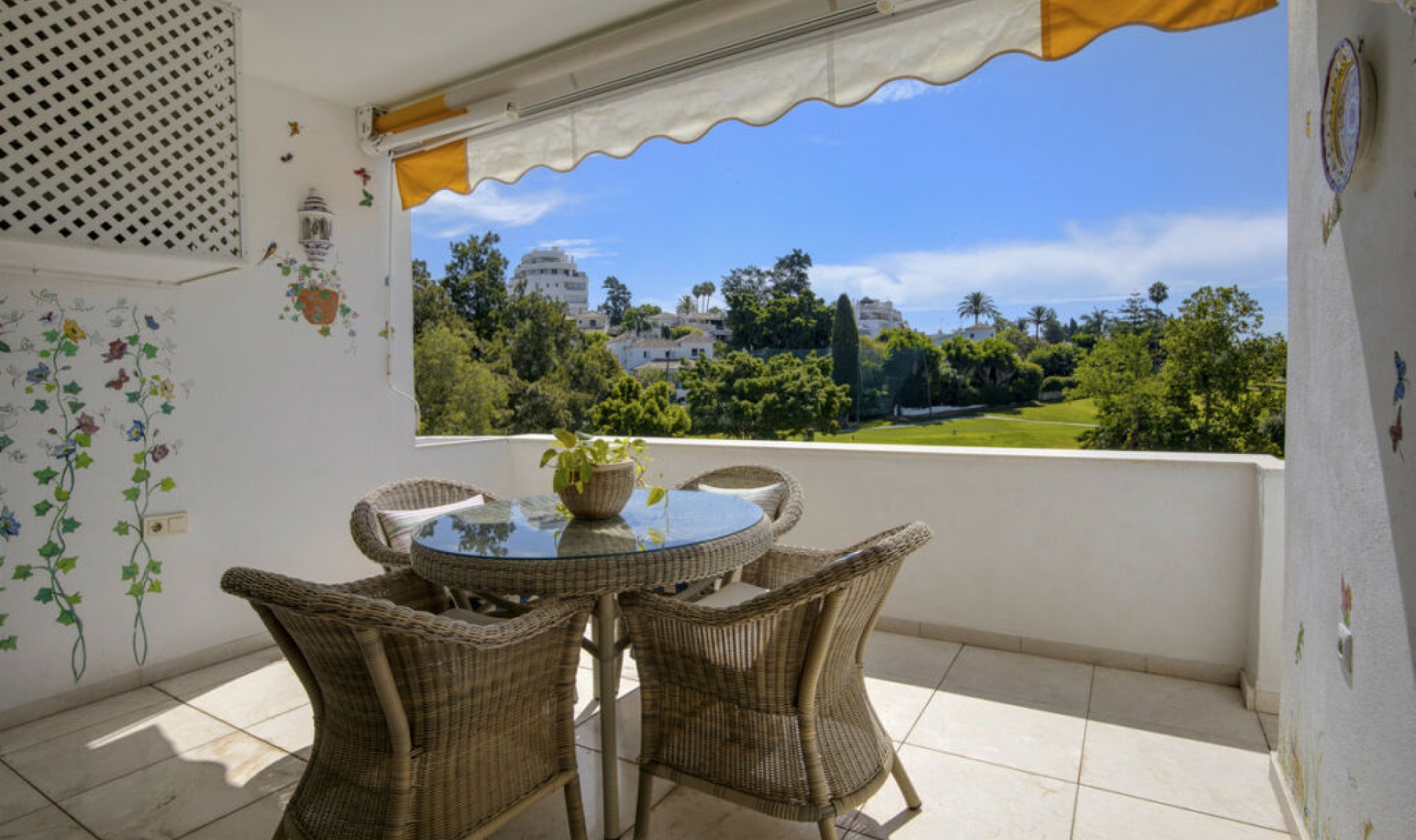 Další prodej - Apartment -
Guadalmina Alta
