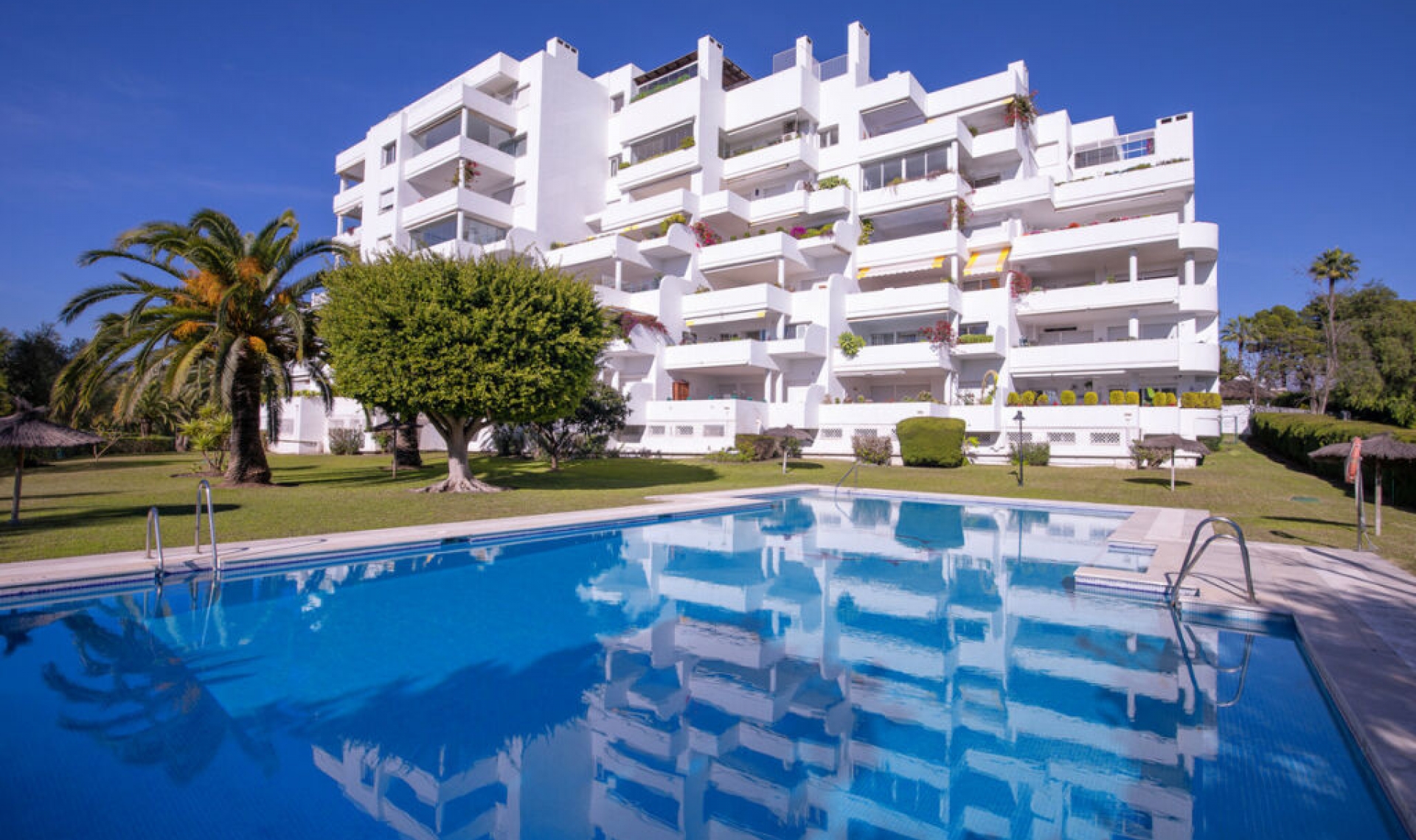 Další prodej - Apartment -
Guadalmina Alta