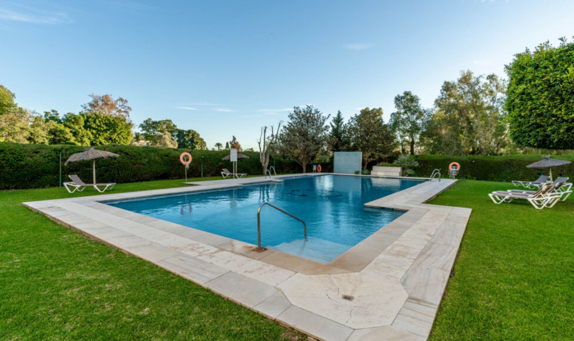 Další prodej - Apartment -
Guadalmina Alta