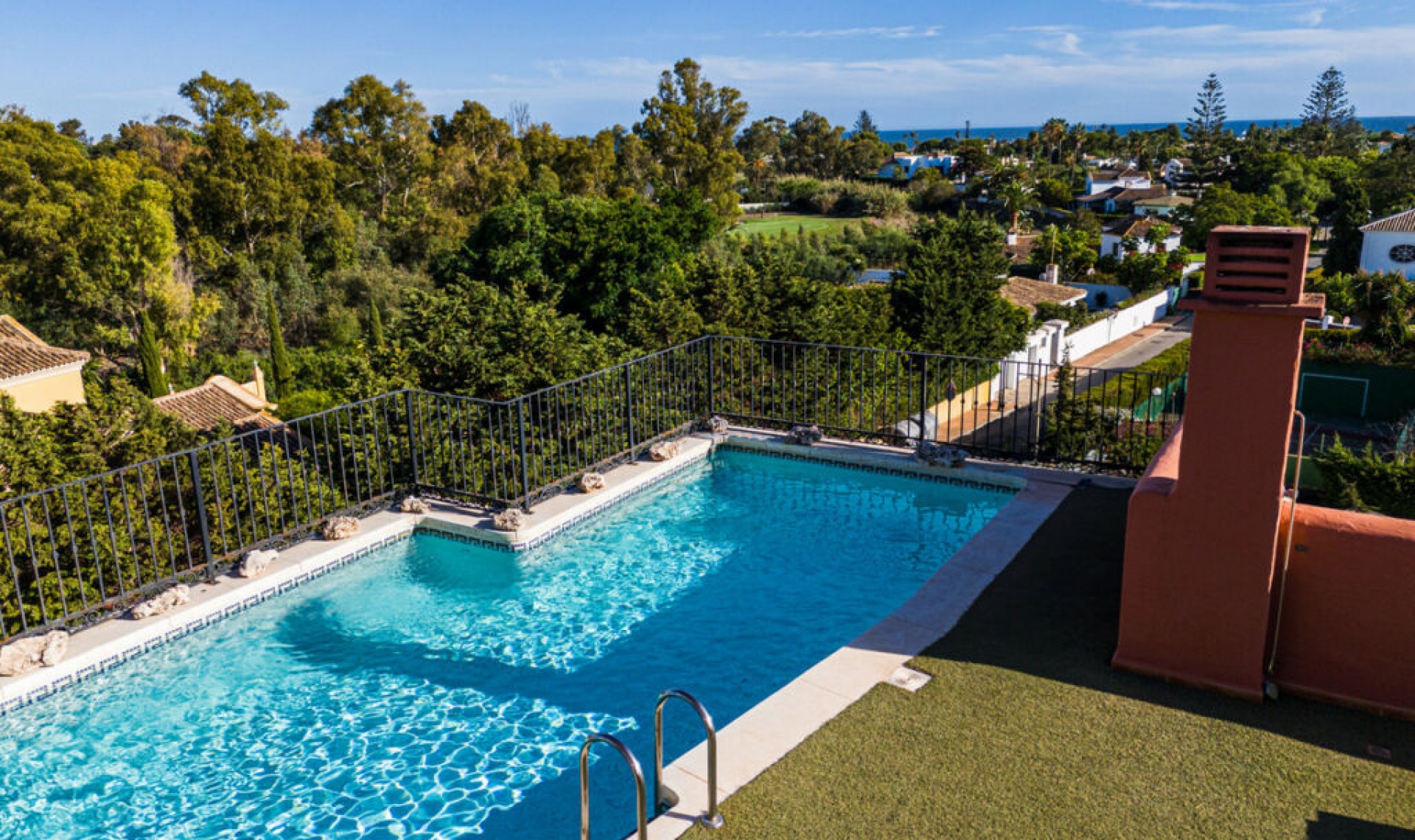 Další prodej - Apartment -
Guadalmina Baja