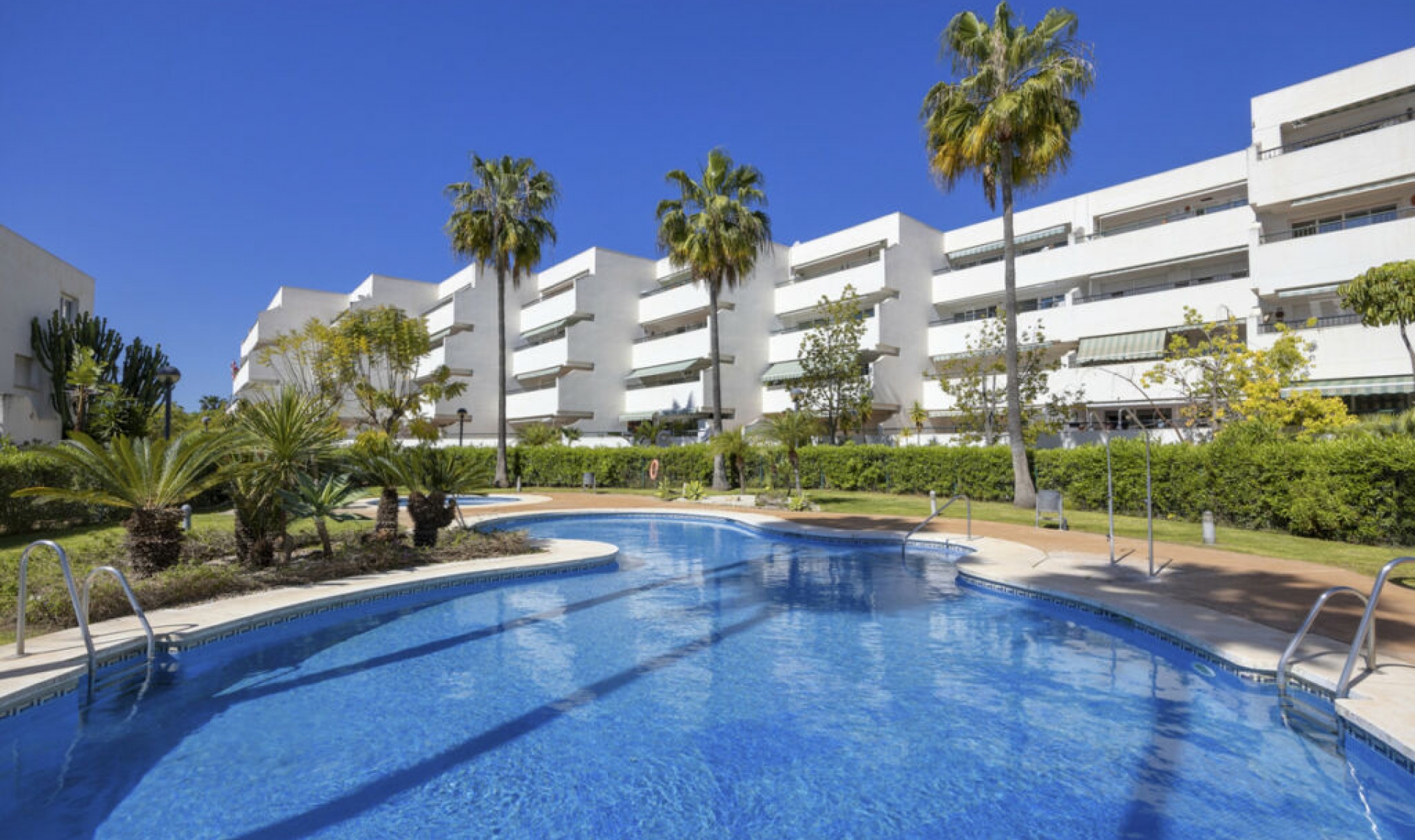Další prodej - Apartment -
Guadalmina Baja