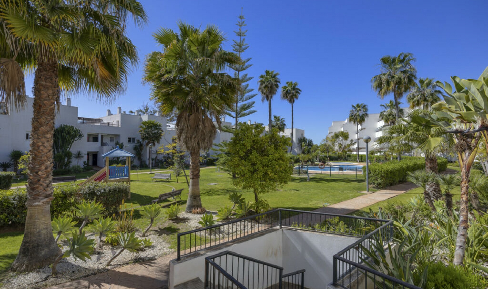 Další prodej - Apartment -
Guadalmina Baja