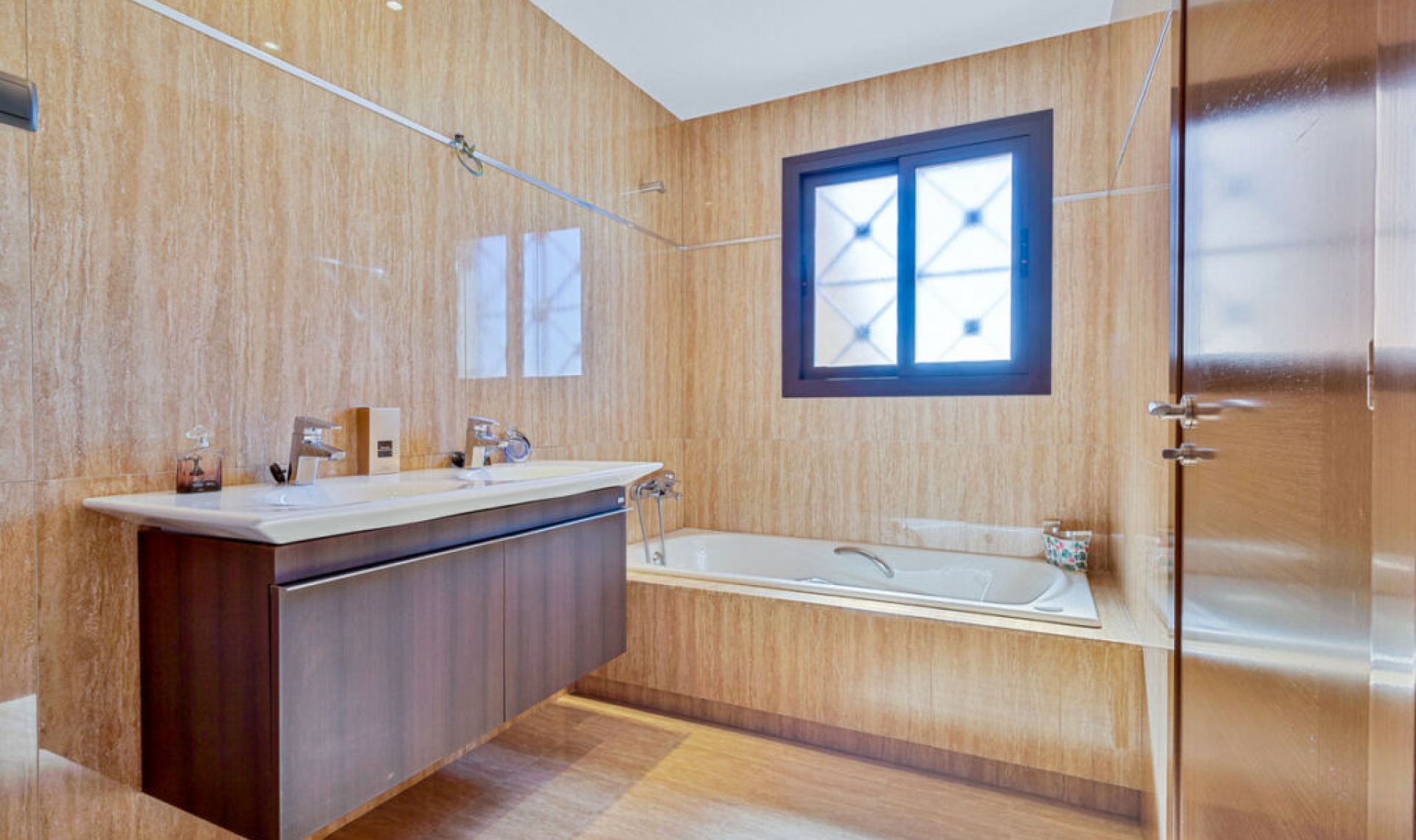 Další prodej - Apartment -
Los Pacos