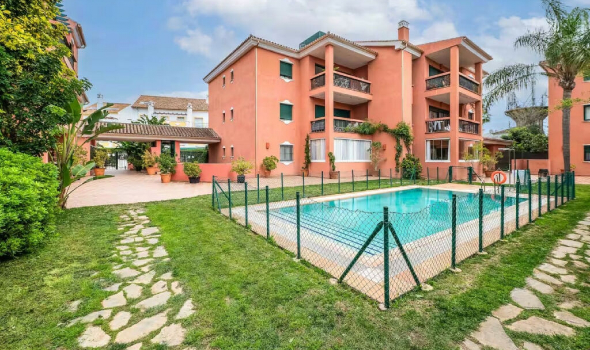 Další prodej - Apartment -
Marbesa