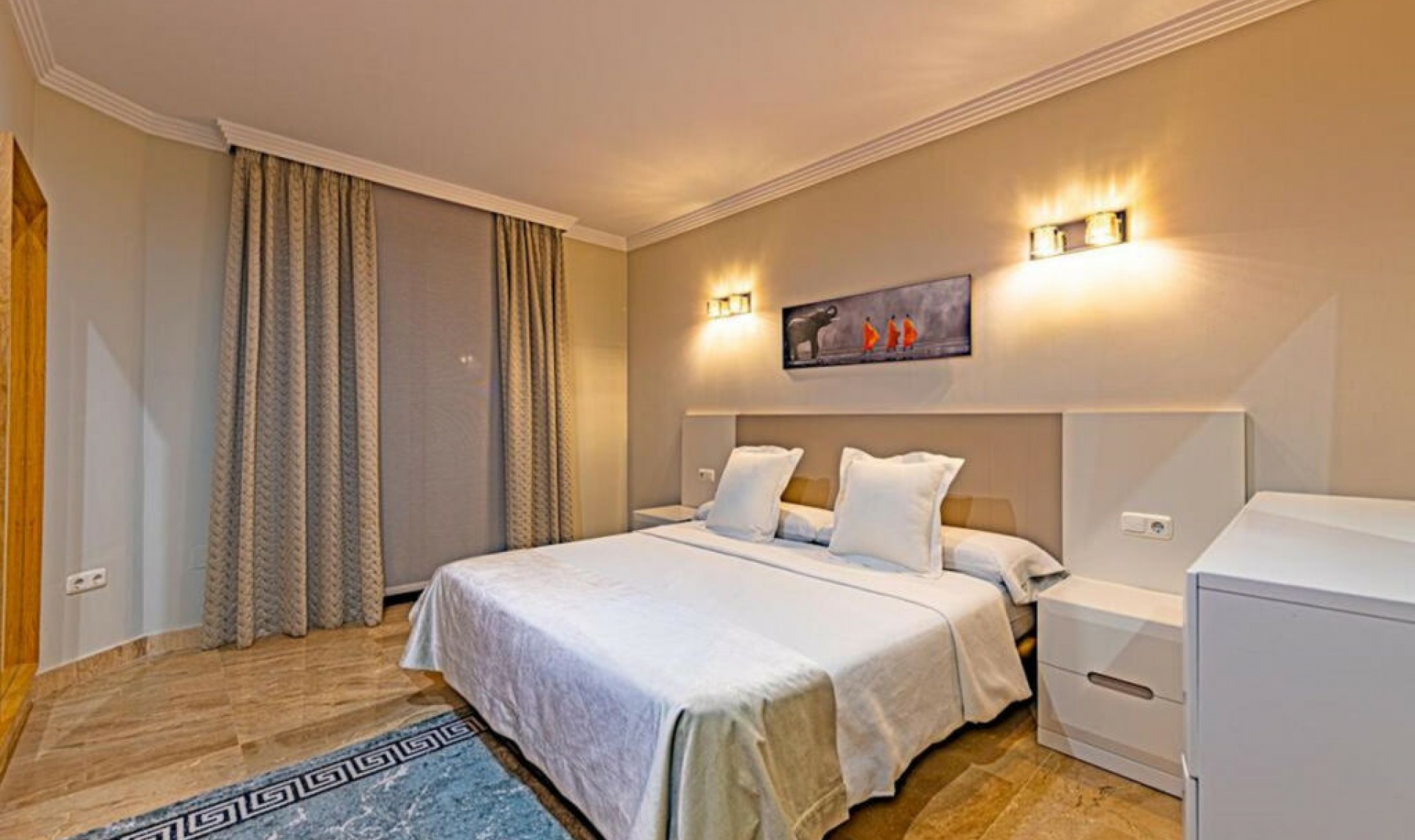 Další prodej - Apartment -
New Golden Mile