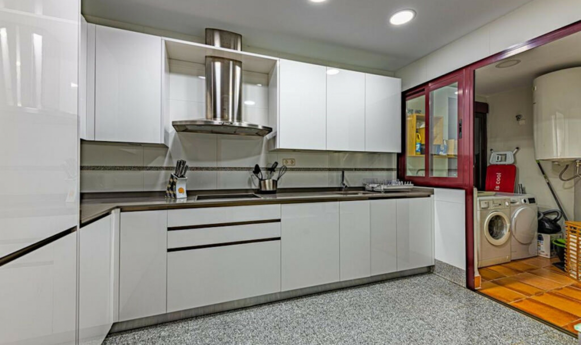 Další prodej - Apartment -
New Golden Mile