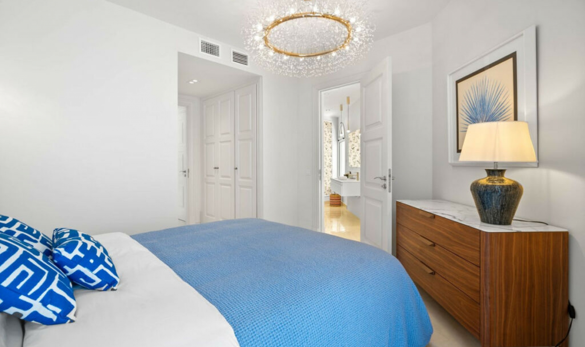 Další prodej - Apartment -
New Golden Mile