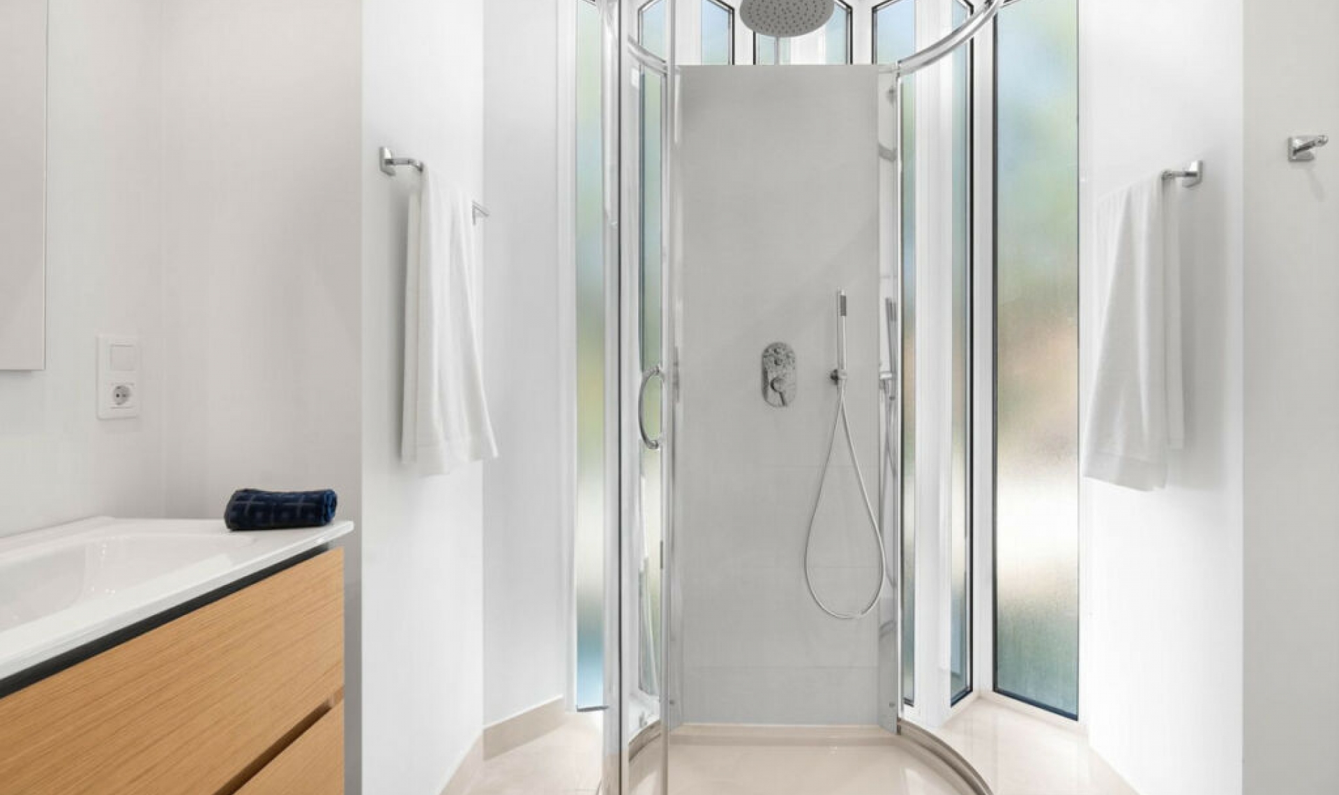 Další prodej - Apartment -
New Golden Mile