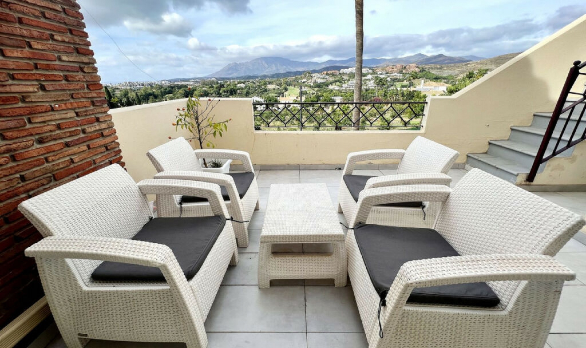 Další prodej - Apartment -
New Golden Mile