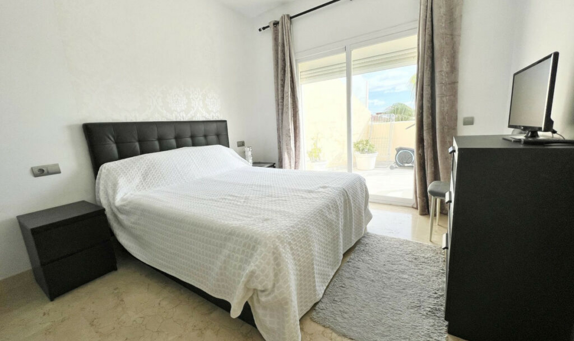 Další prodej - Apartment -
New Golden Mile