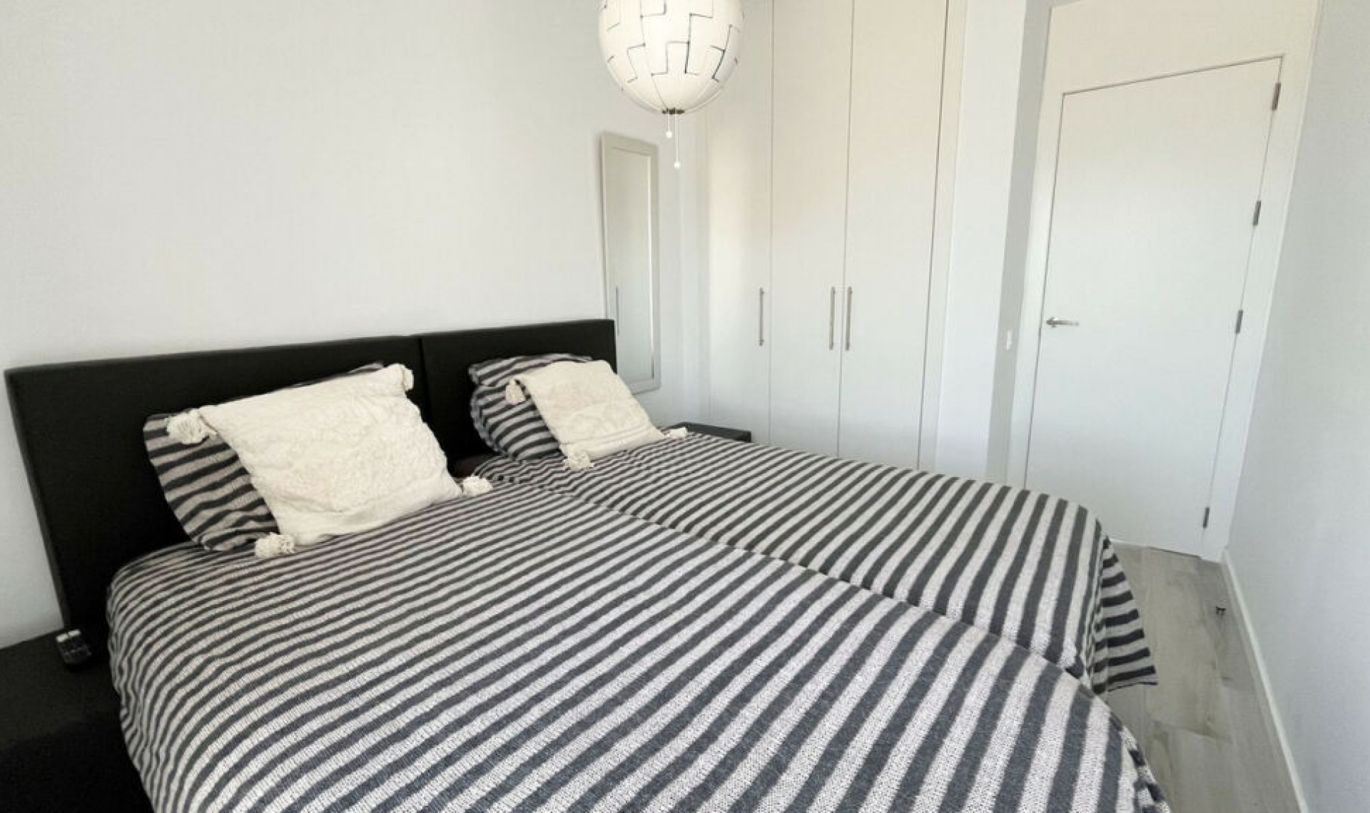 Další prodej - Apartment -
New Golden Mile