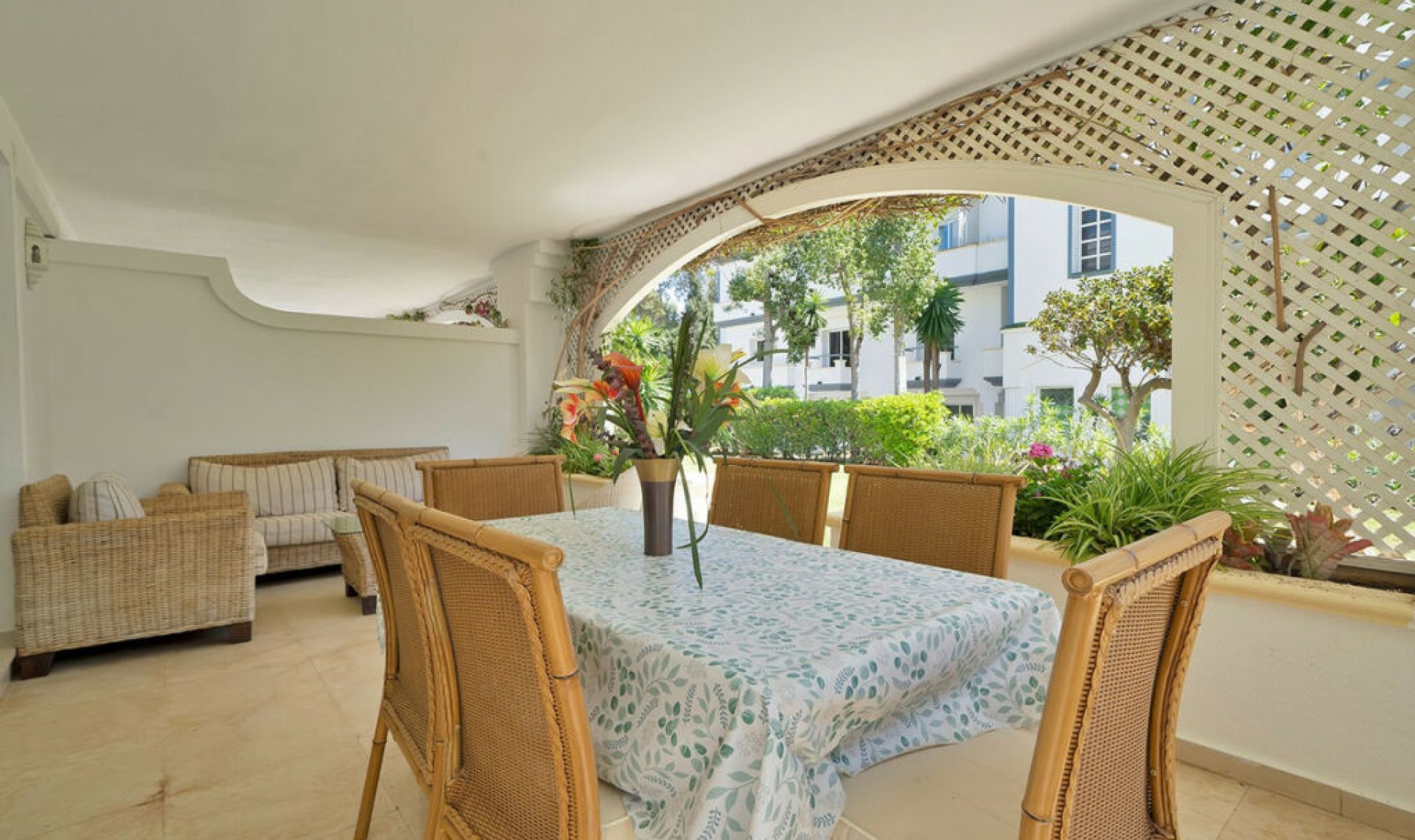 Další prodej - Apartment -
New Golden Mile