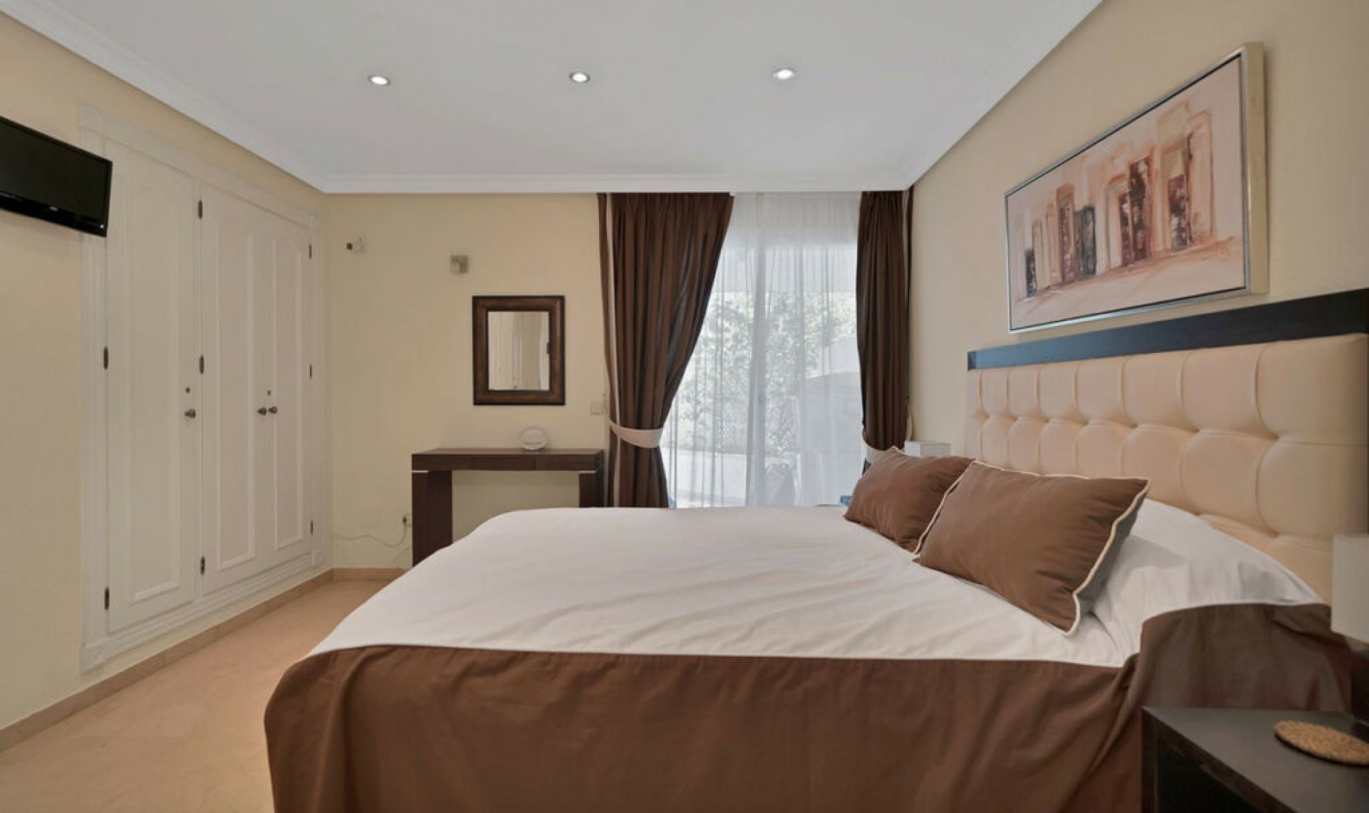 Další prodej - Apartment -
New Golden Mile