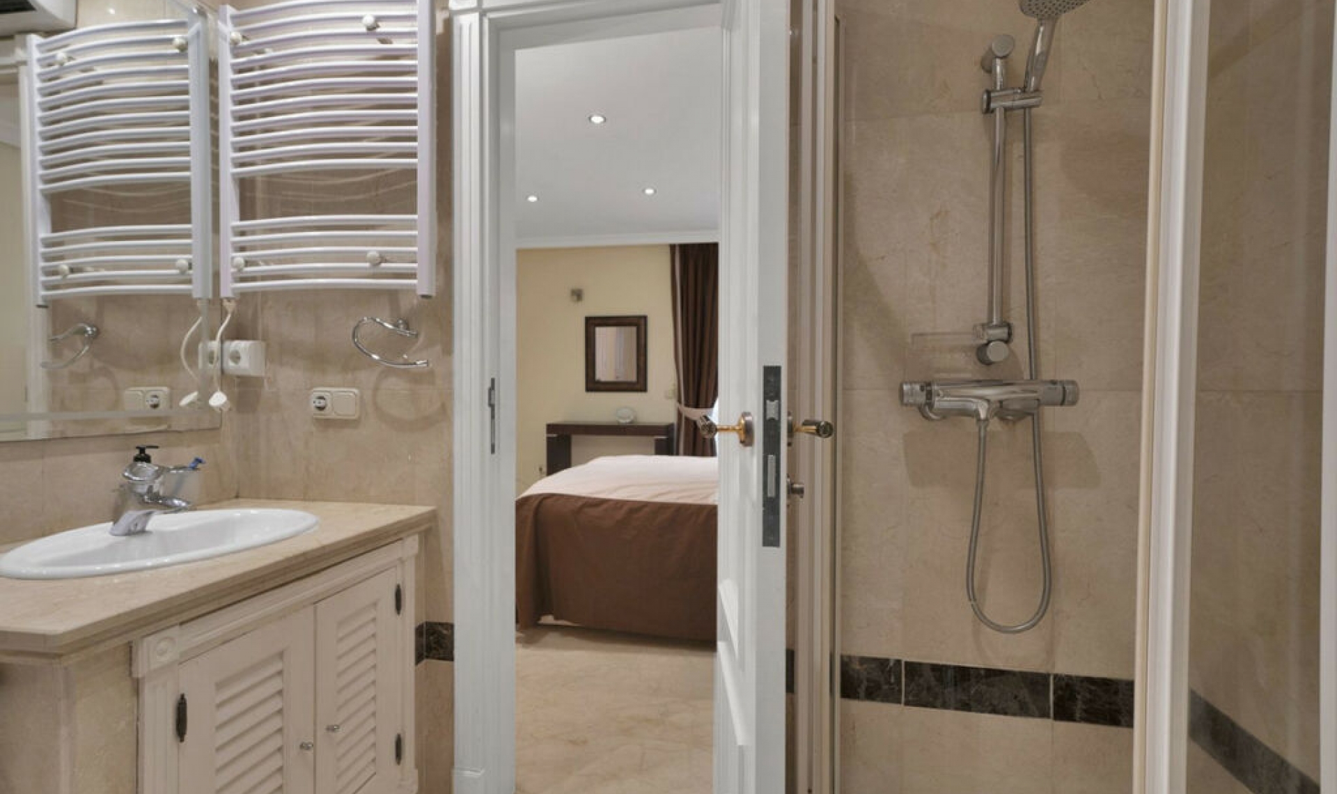 Další prodej - Apartment -
New Golden Mile
