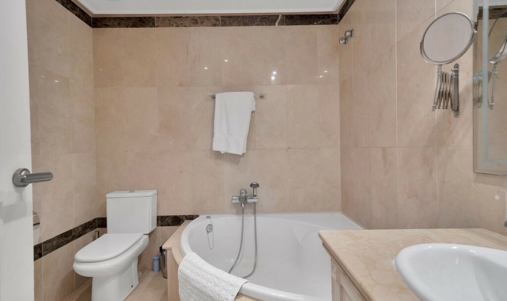 Další prodej - Apartment -
New Golden Mile
