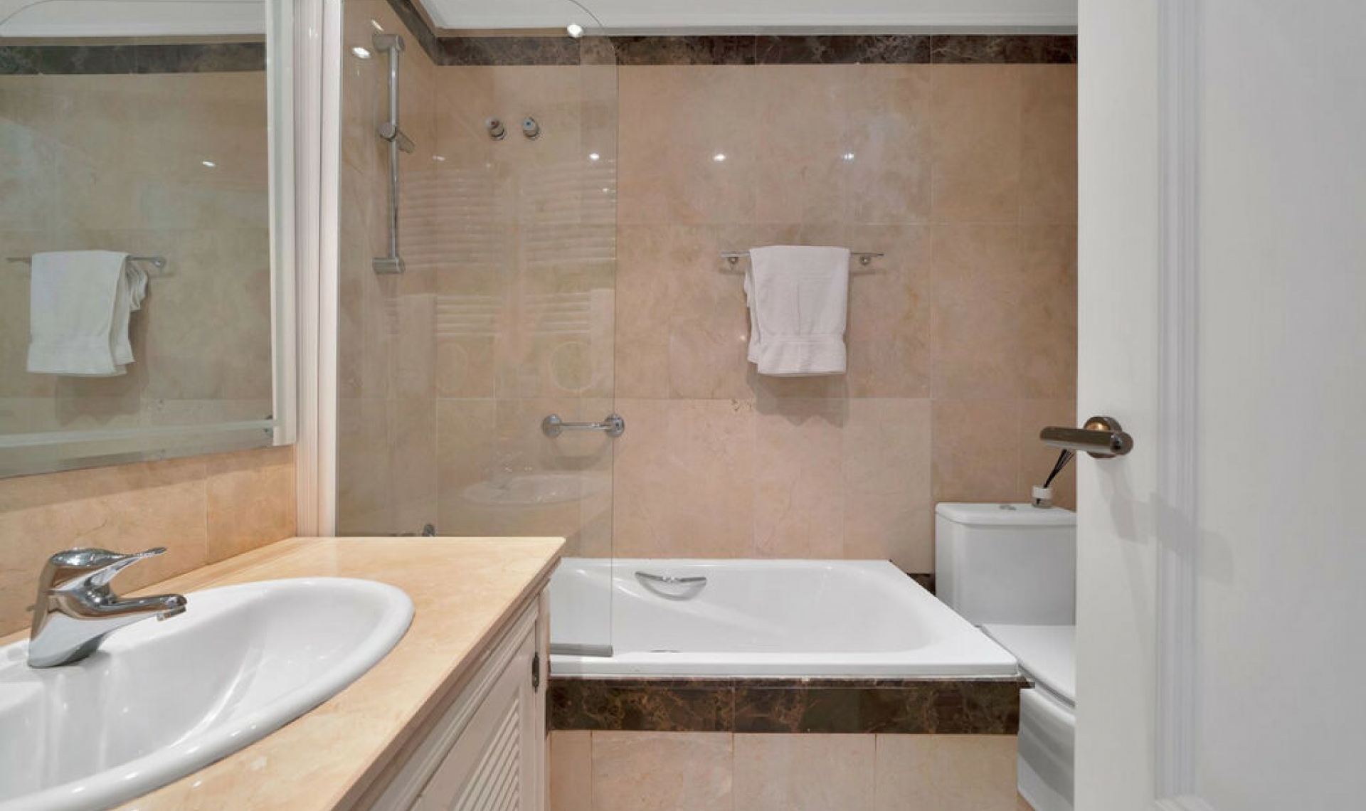 Další prodej - Apartment -
New Golden Mile