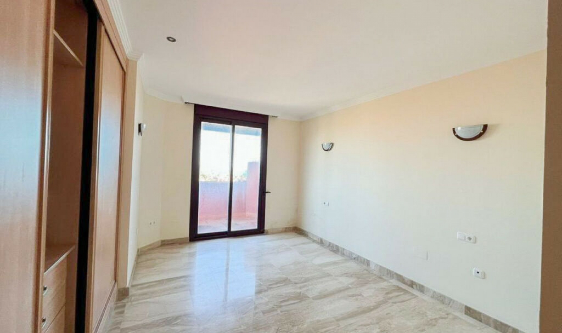 Další prodej - Apartment -
New Golden Mile