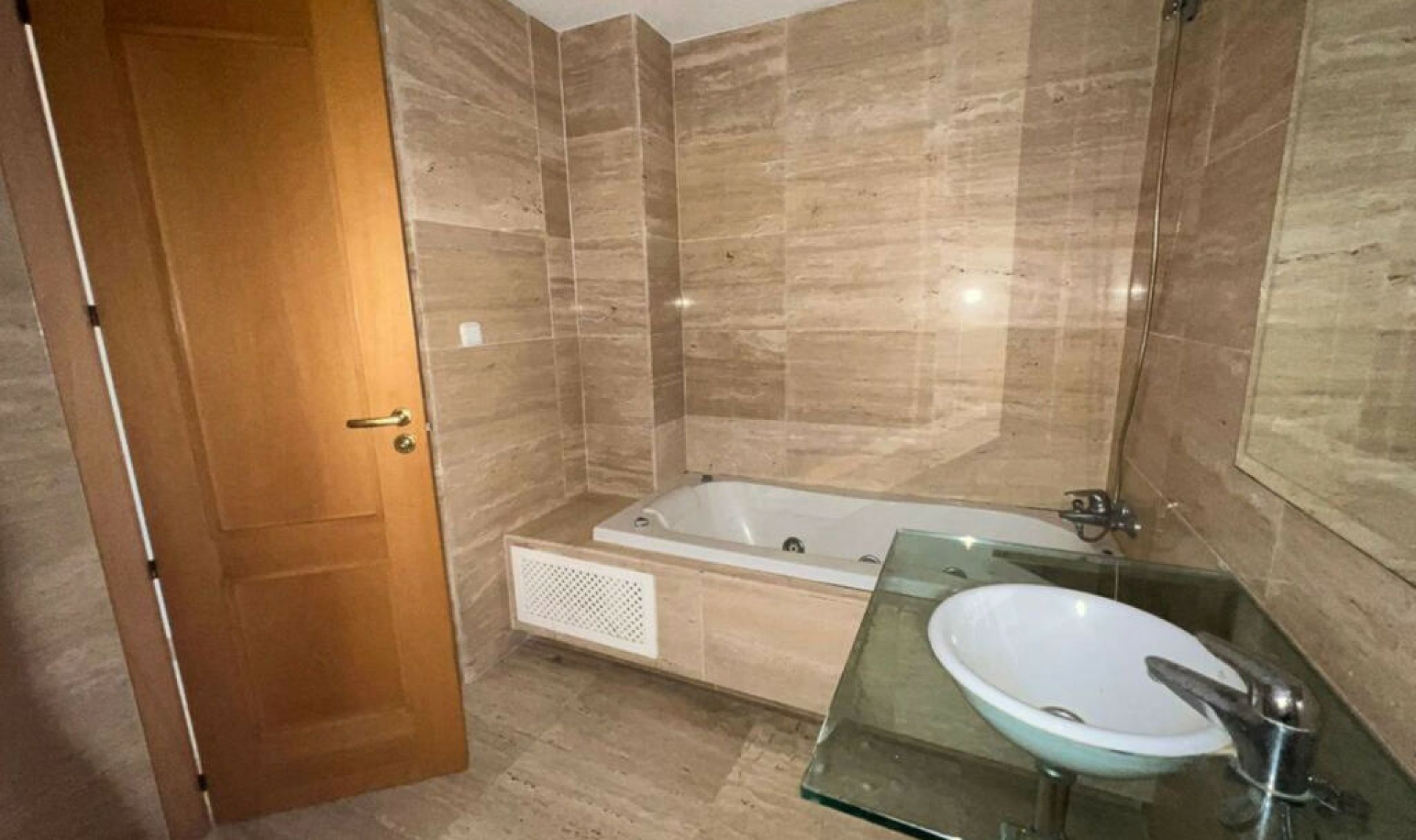 Další prodej - Apartment -
New Golden Mile
