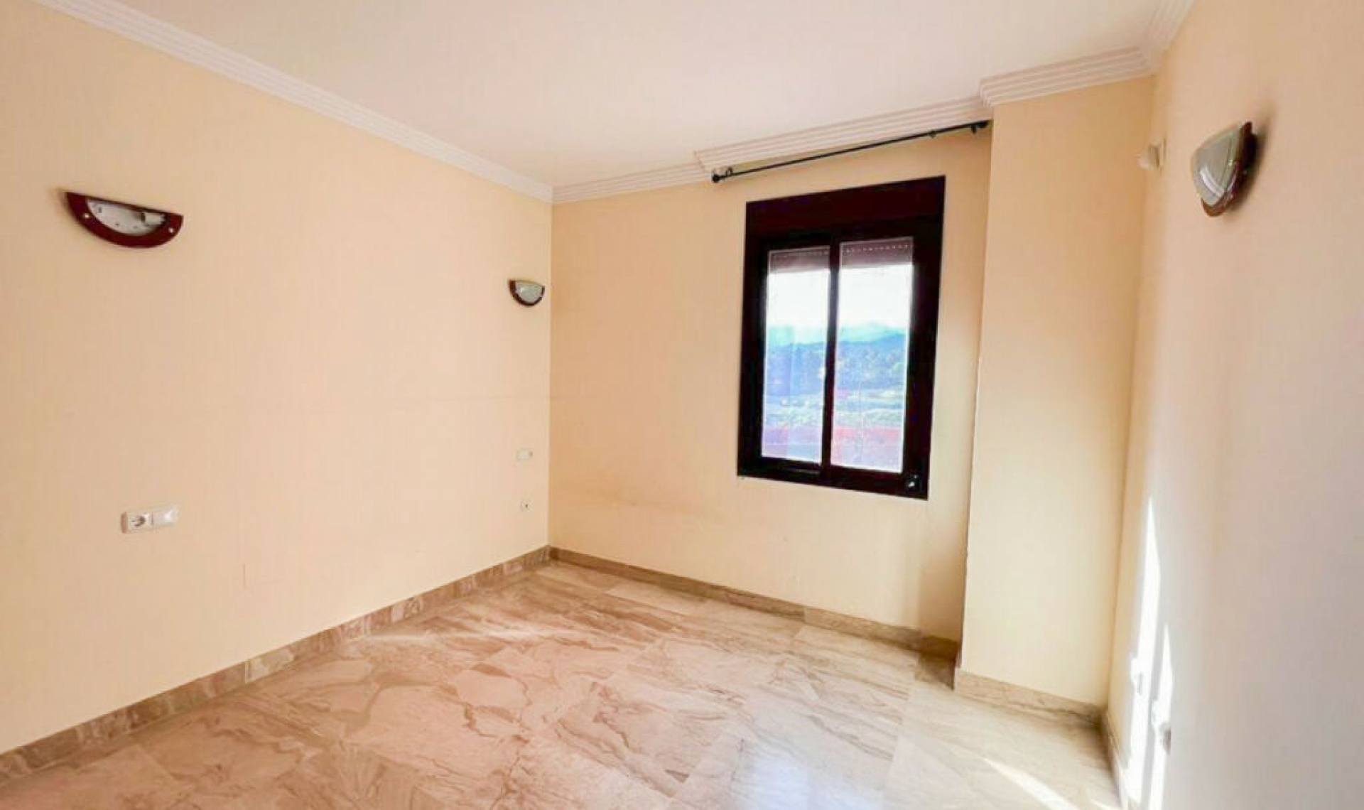 Další prodej - Apartment -
New Golden Mile