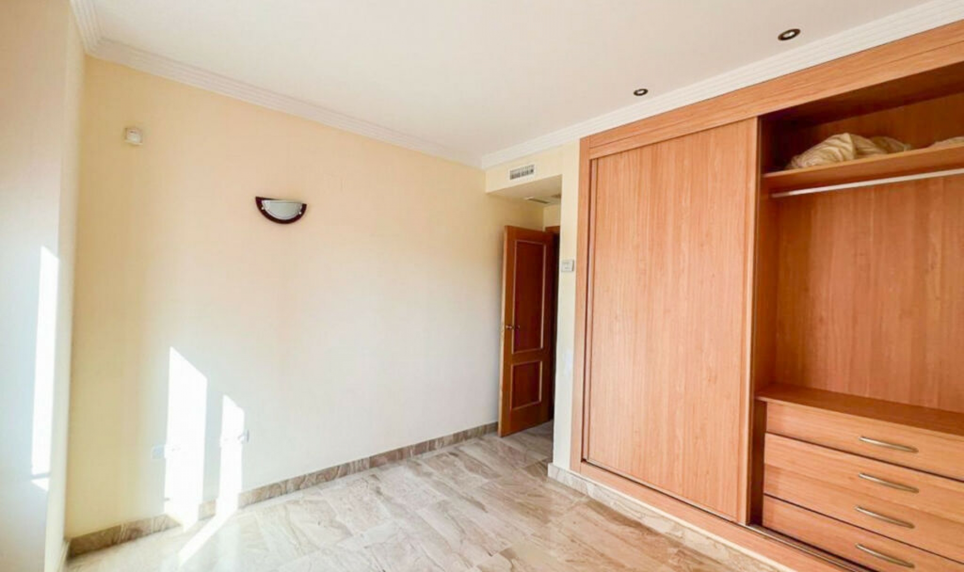 Další prodej - Apartment -
New Golden Mile