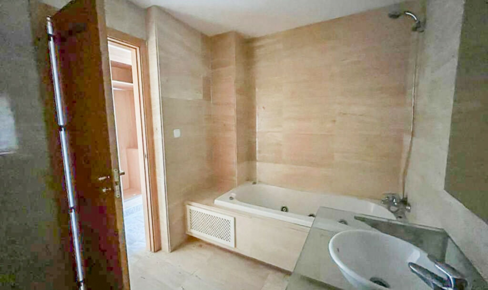 Další prodej - Apartment -
New Golden Mile
