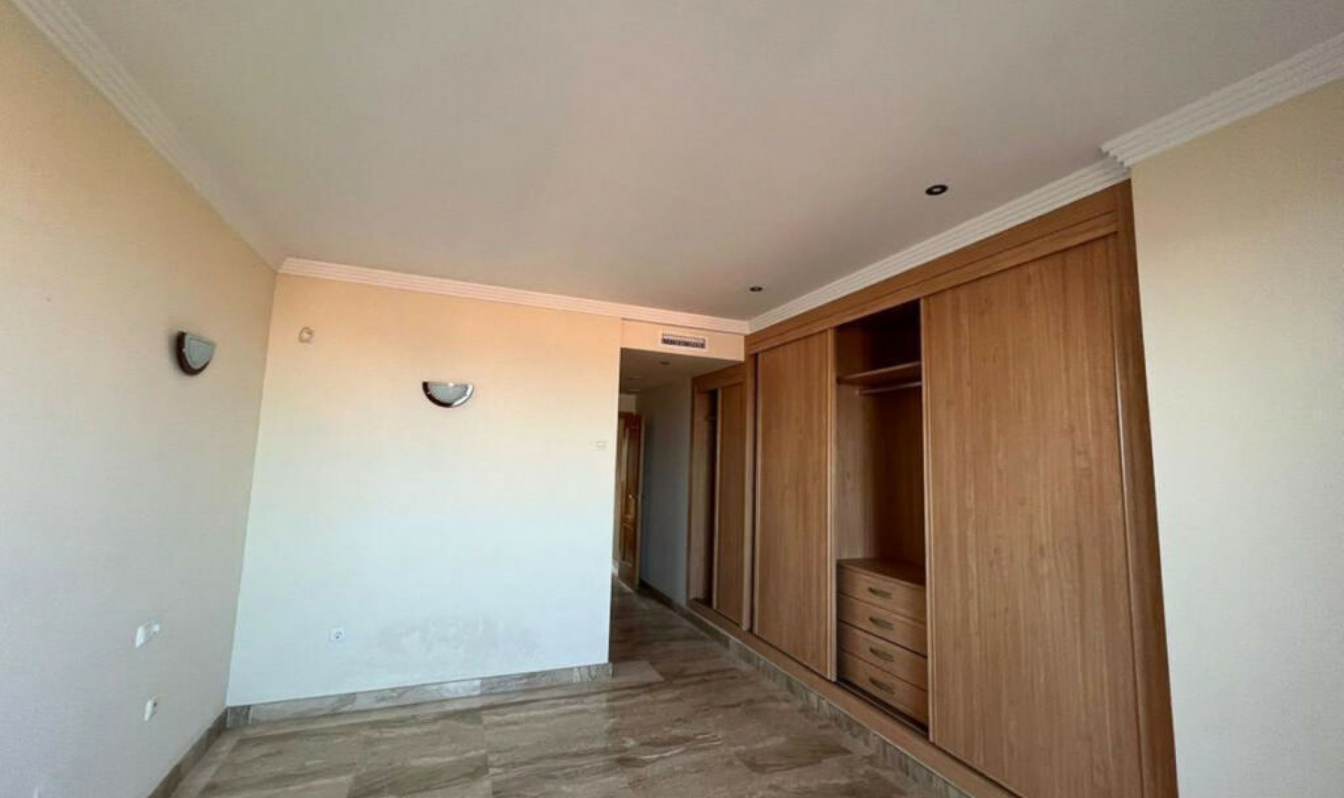 Další prodej - Apartment -
New Golden Mile
