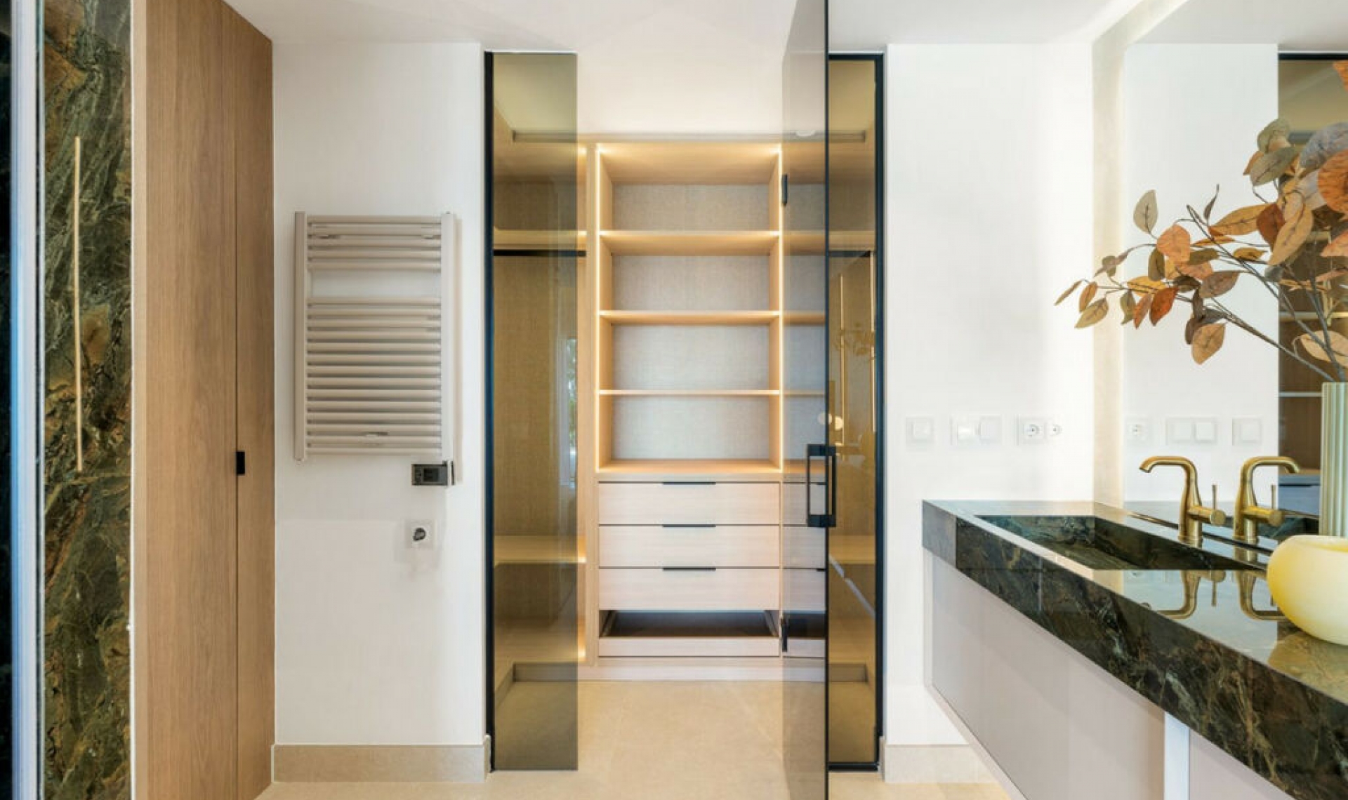 Další prodej - Apartment -
New Golden Mile