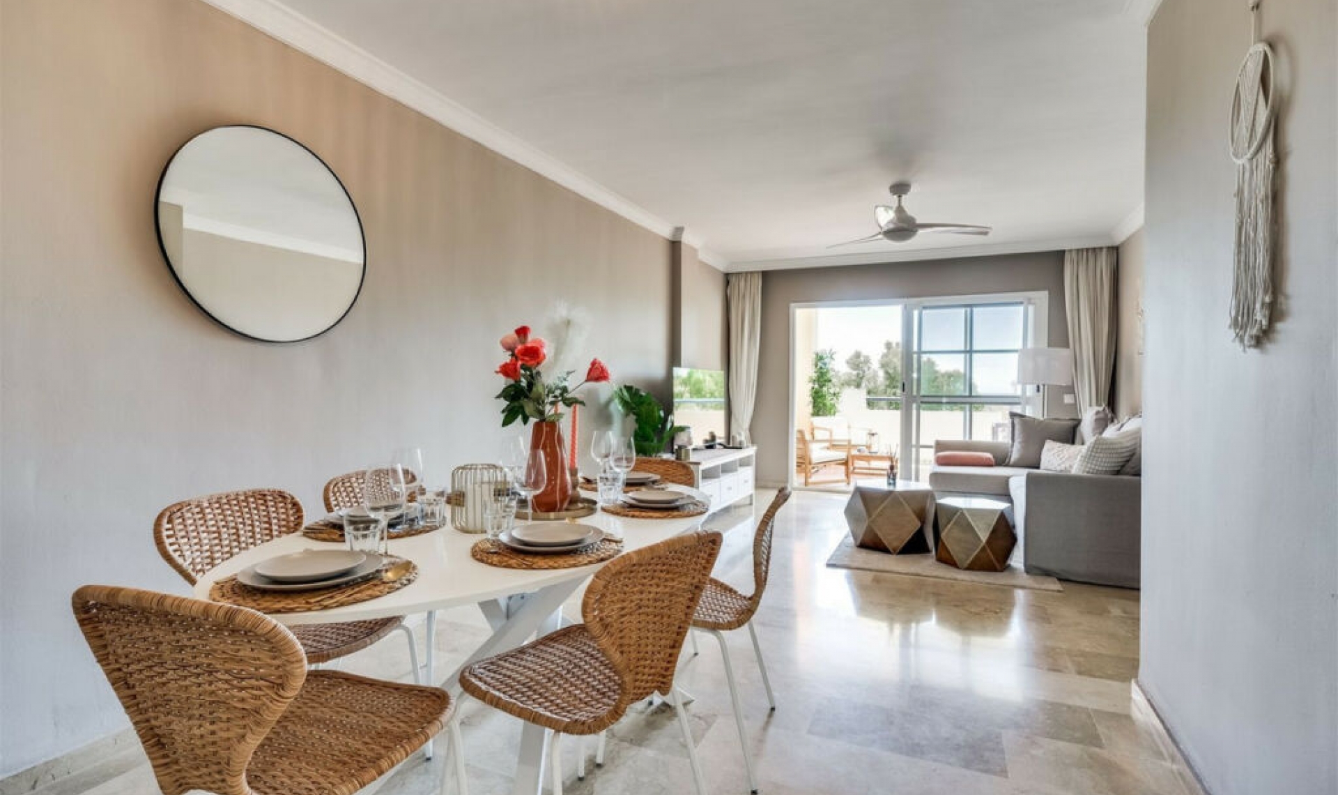 Další prodej - Apartment -
New Golden Mile