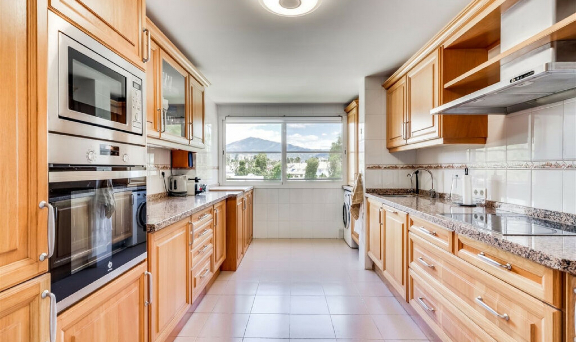 Další prodej - Apartment -
New Golden Mile